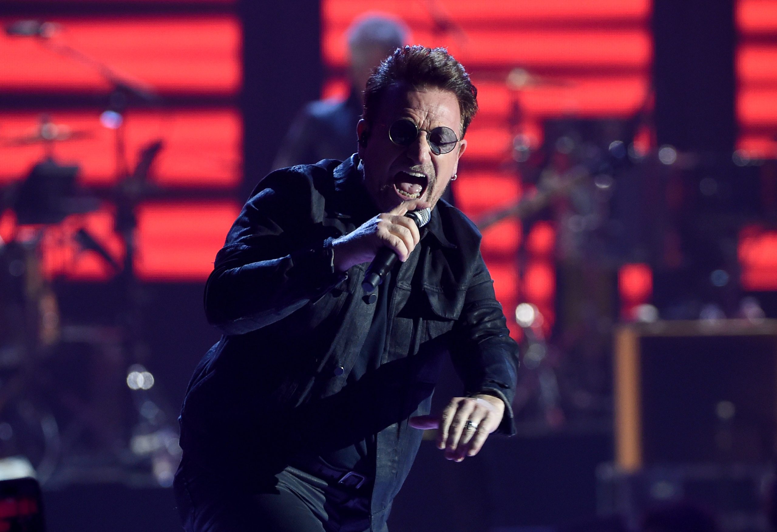“Os verdadeiros patriotas procuram a união acima da homogeneidade”, diz o vocalista dos U2