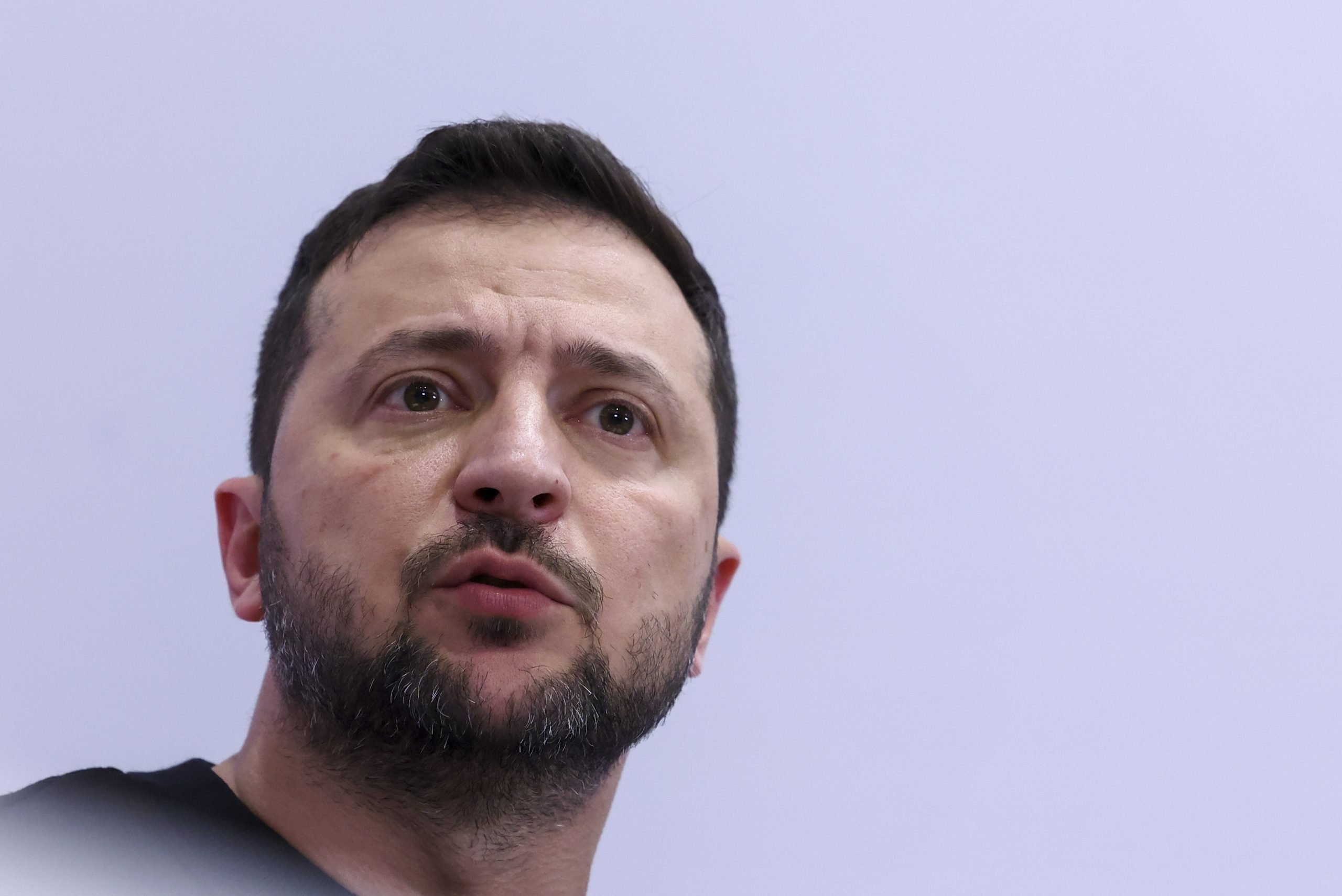 Zelensky assiste à tomada de posse do novo presidente da Argentina