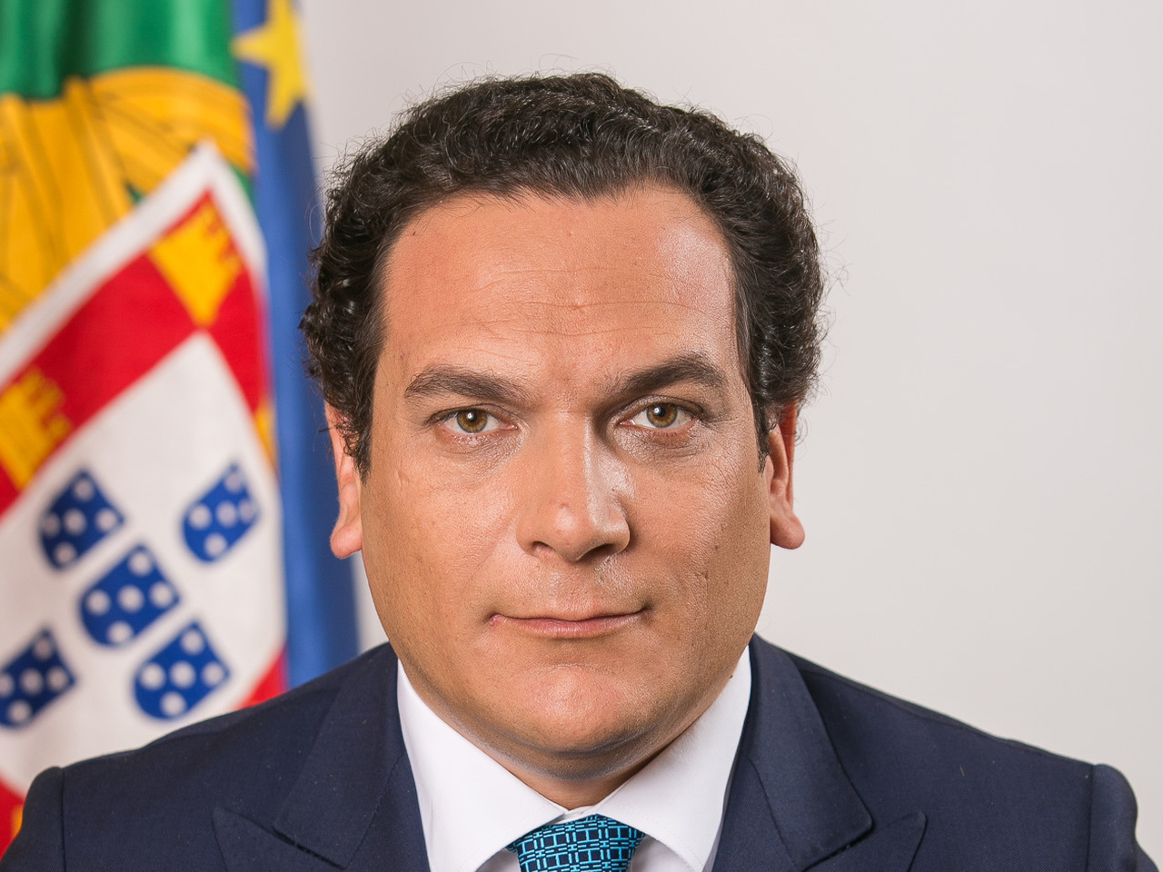 Morreu João Vasconcelos, antigo secretário de Estado da Indústria