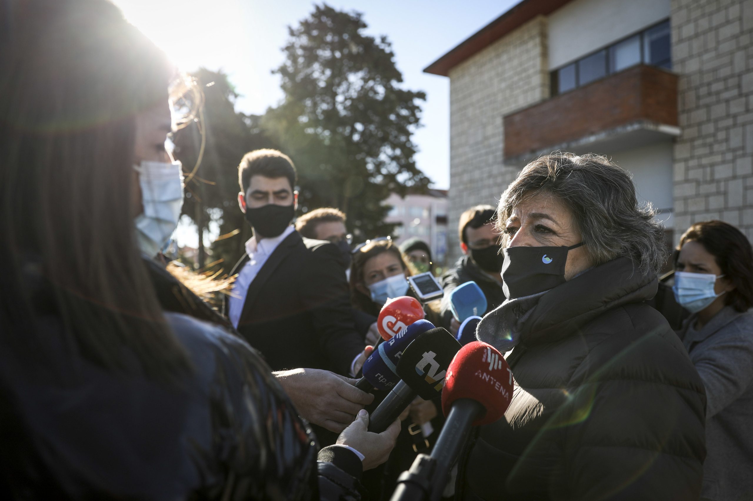Presidenciais: Ana Gomes diz ter “obrigação” de estar com portugueses que têm de trabalhar