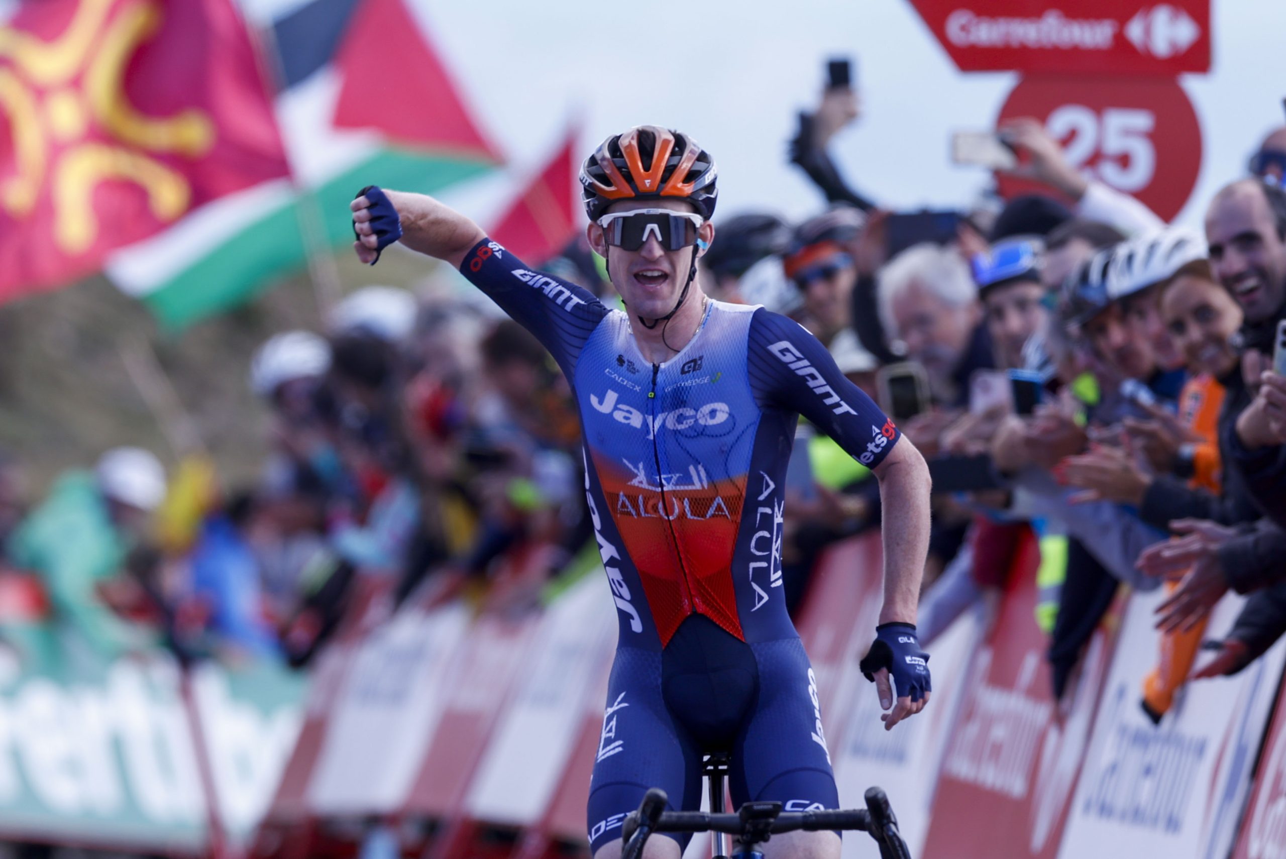 Volta a Espanha: Eddie Dunbar vence etapa raínha, Roglic reforça liderança