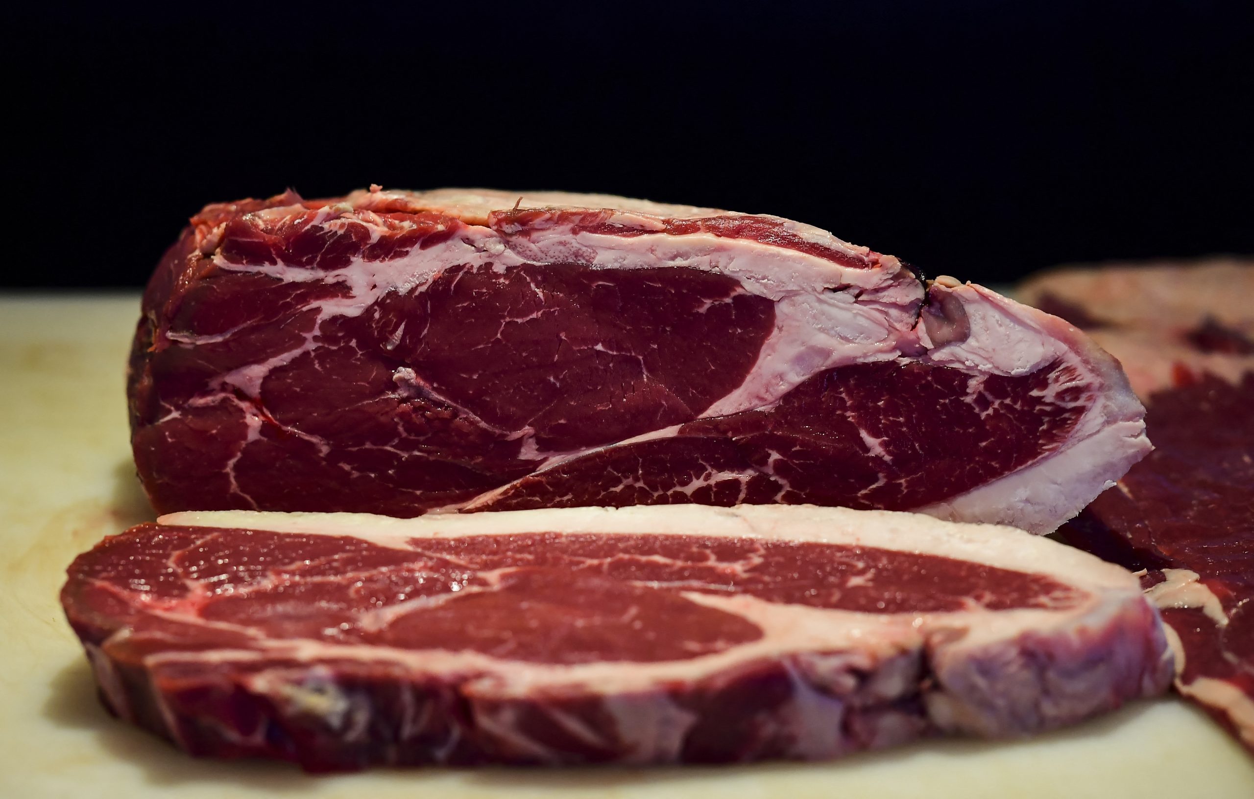 Helsínquia deixa de servir carne em eventos oficiais para reduzir a pegada de carbono