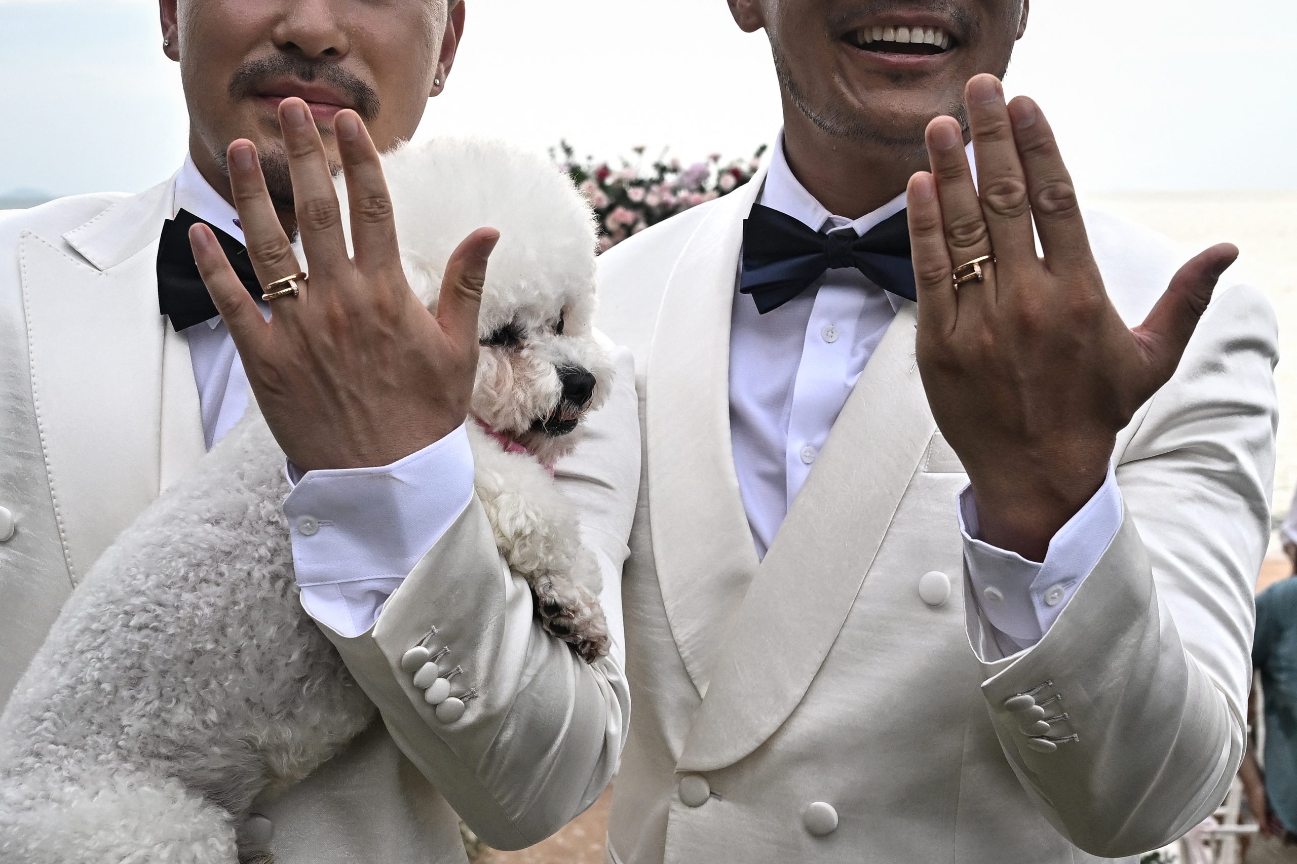 Casar era o sonho de Wang e Song e por isso foram da China à Tailândia onde o casamento gay já não é só um sonho