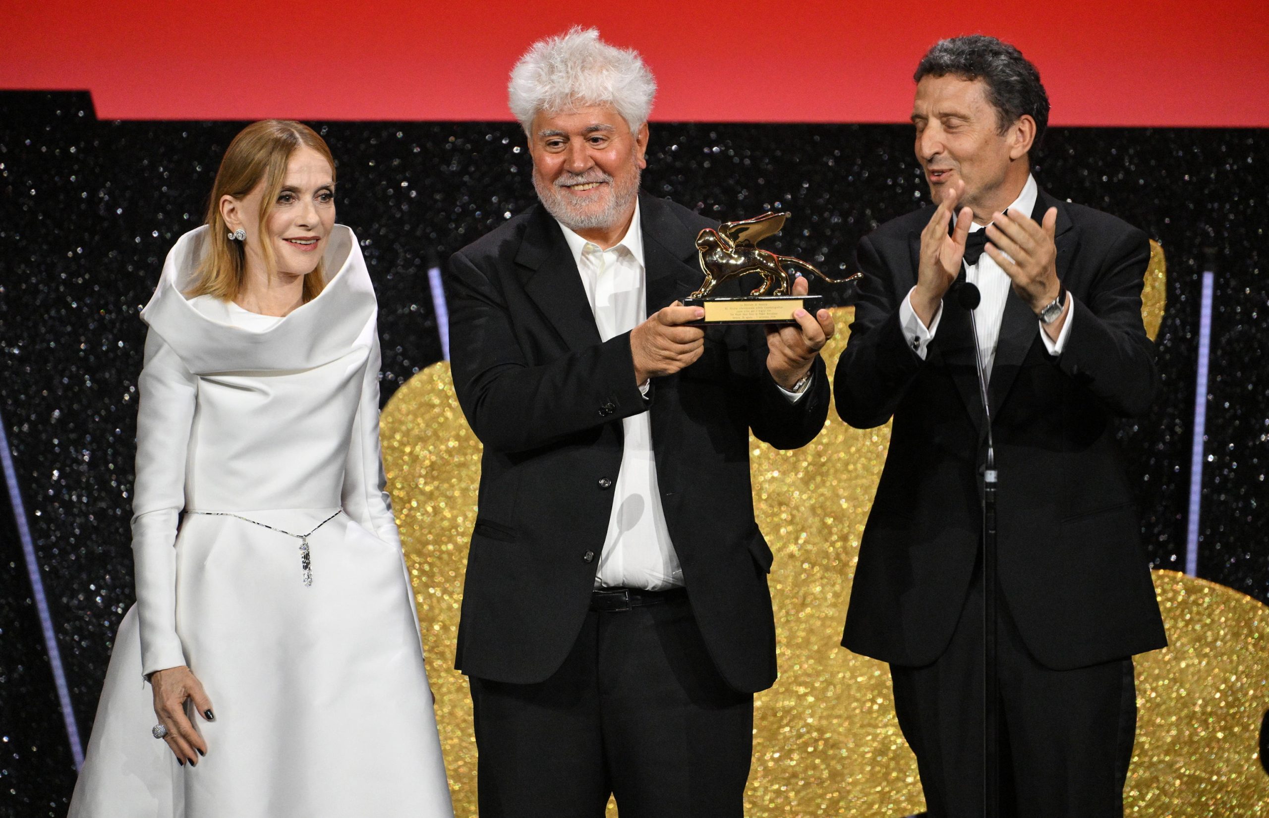 Almodóvar ganha Leão de Ouro em Veneza com ‘The Room Next Door’