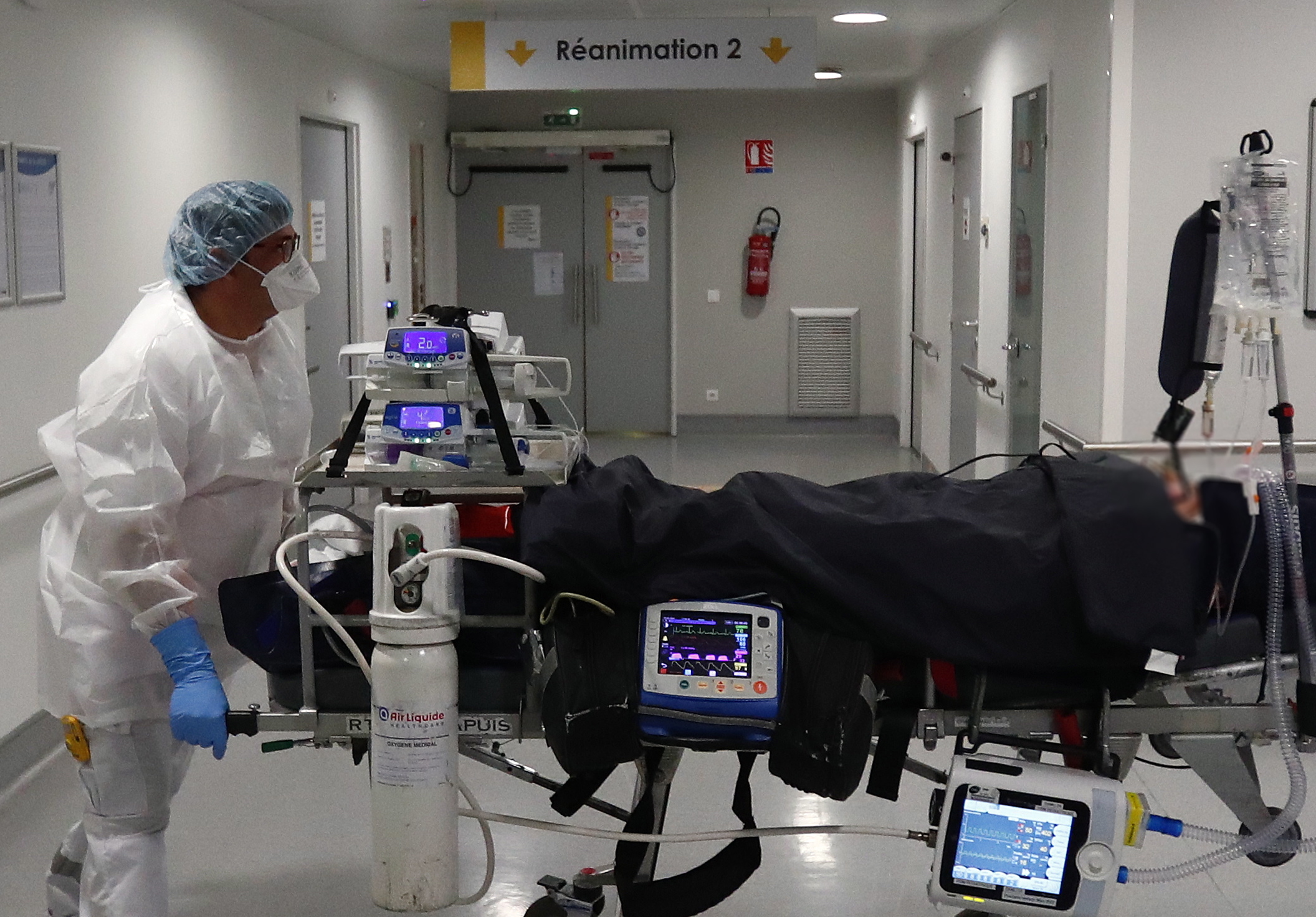 Covid-19: Aumento de novos casos é algo “nunca visto” em França, mas hospitalizações continuam a descer