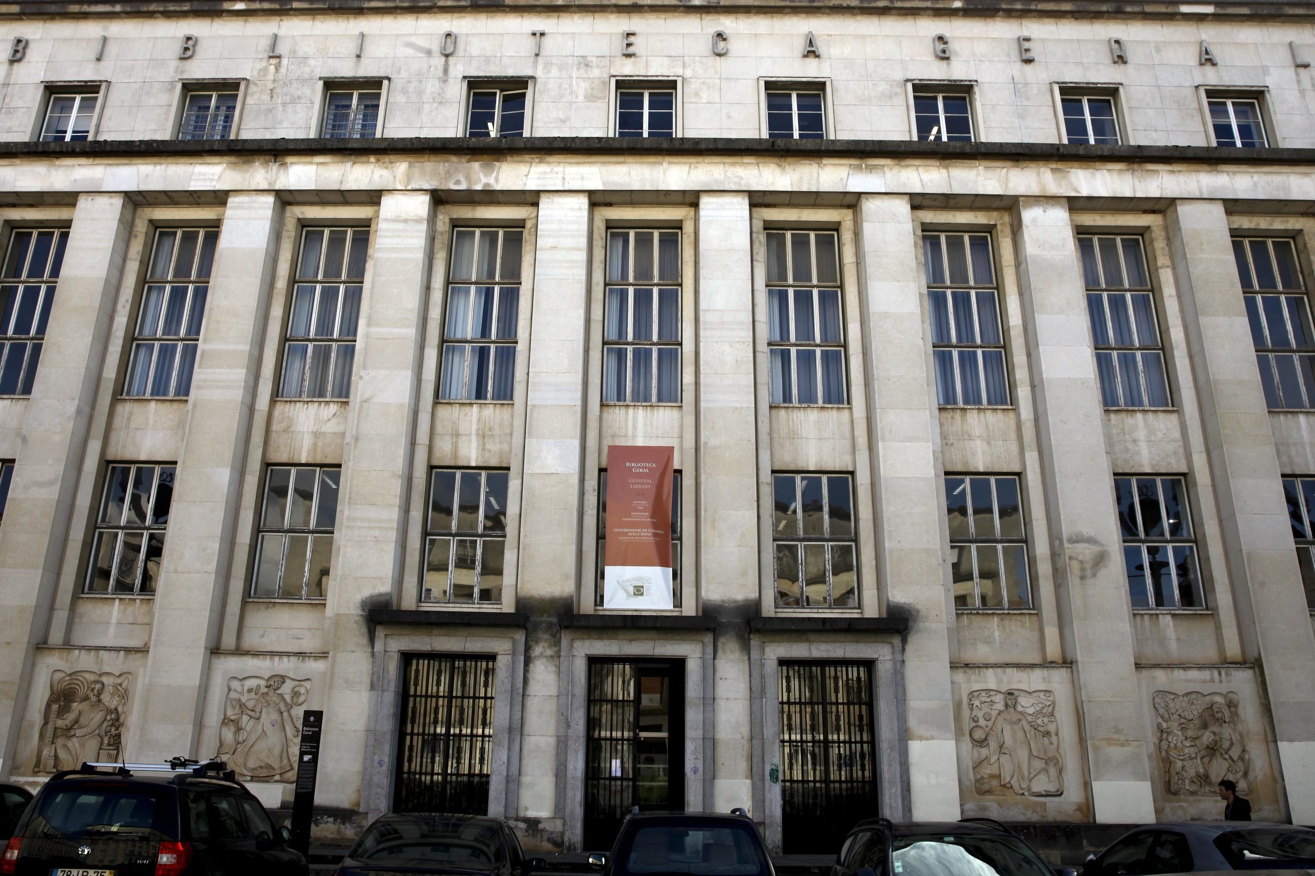 Biblioteca Geral da Universidade de Coimbra mostra o seu ‘tesouro’ mais antigo