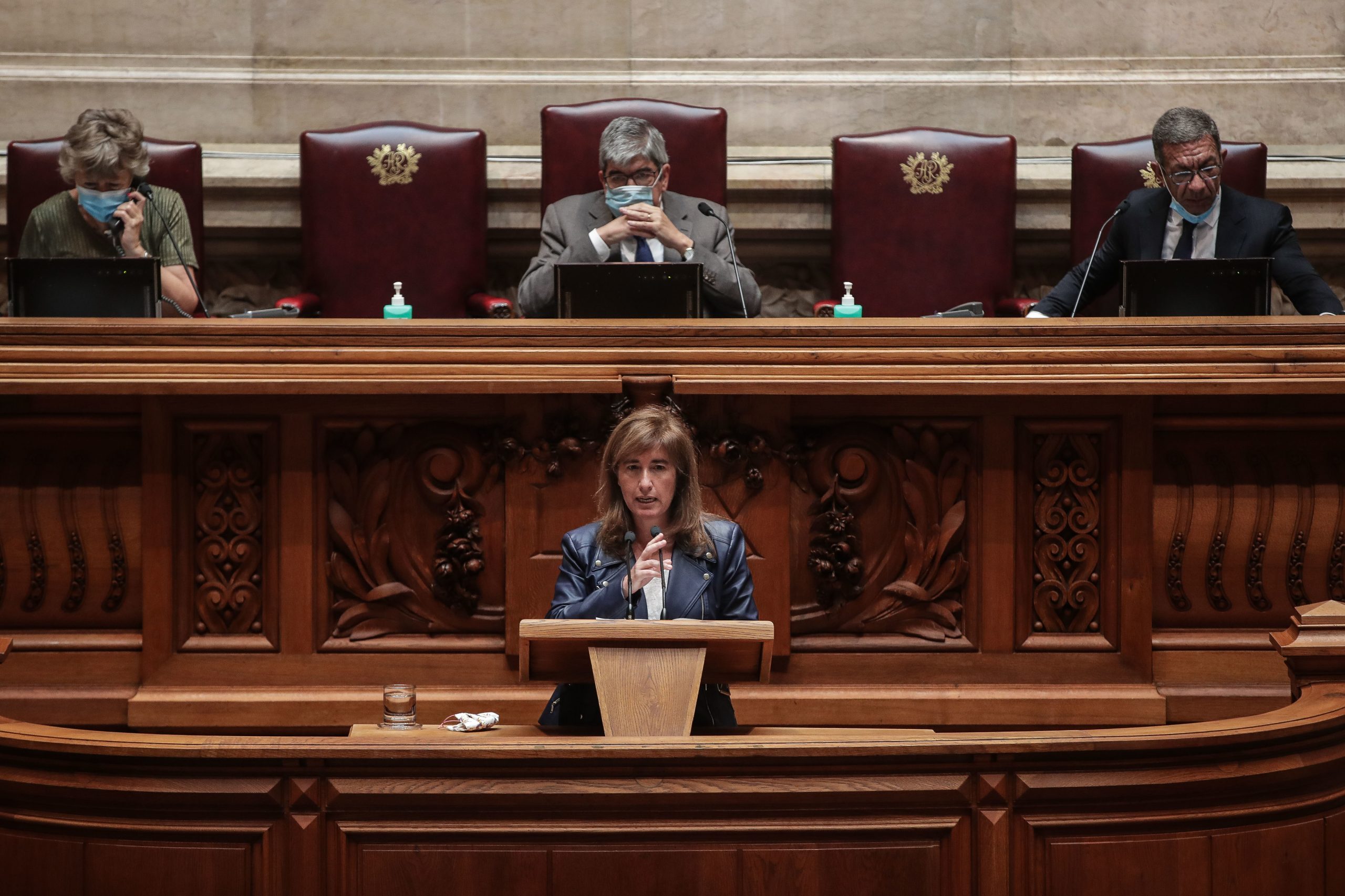 Ministra do Trabalho recusa comprometer-se com fim da caducidade da contração coletiva