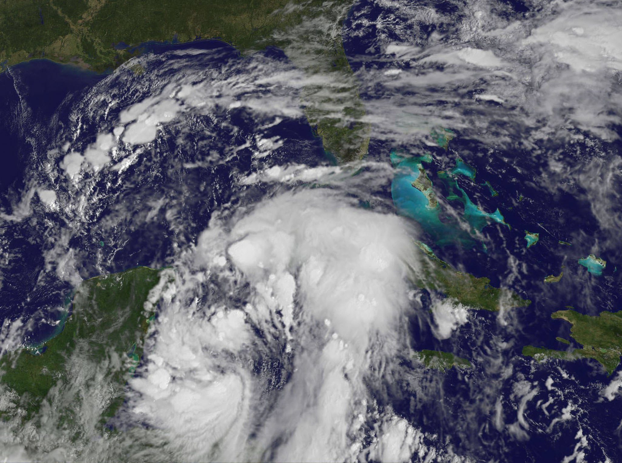 Nate transforma-se em furacão e segue a caminho dos Estados Unidos