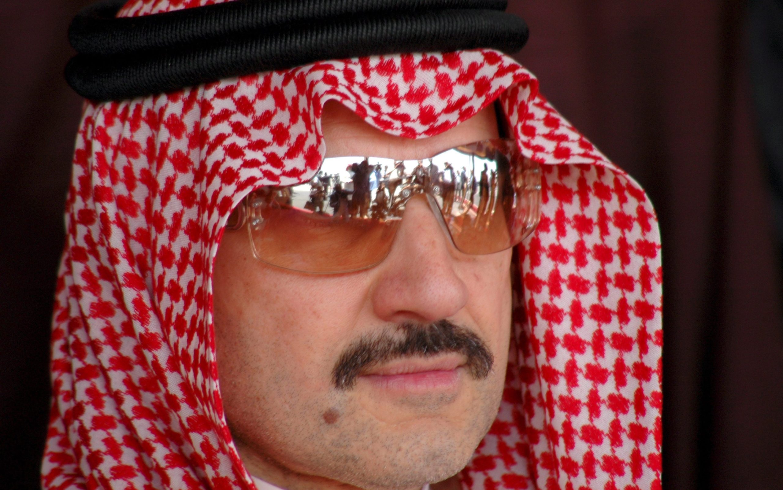Milionário príncipe saudita Alwaleed bin Talal entre dezenas de detidos por corrupção