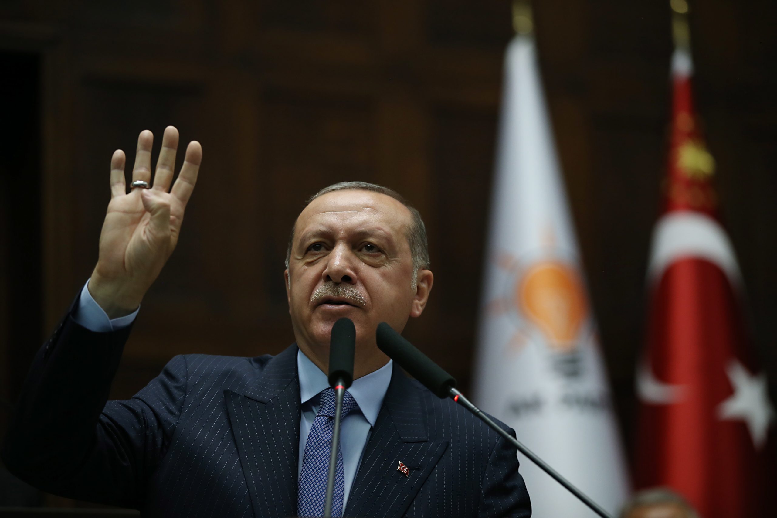 Erdogan à frente nas presidenciais na Turquia após contagem de um quarto dos votos