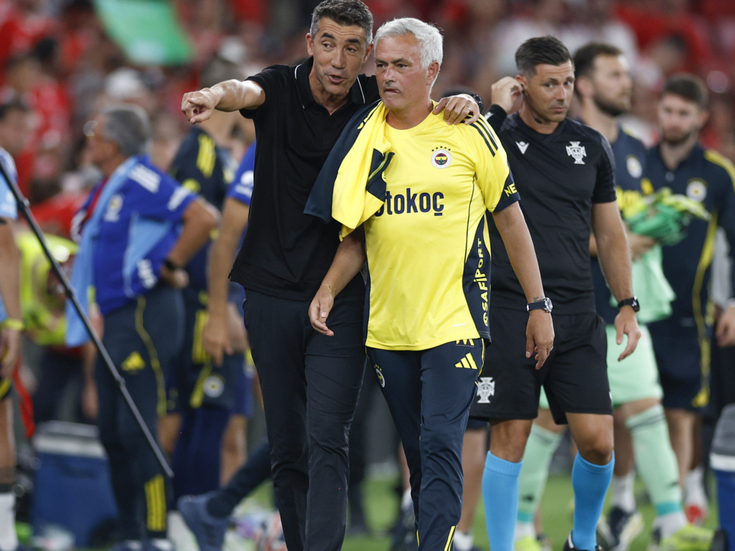 Conhecidos os onzes de Benfica e Fenerbahçe. Florentino e Akturkoglu de início