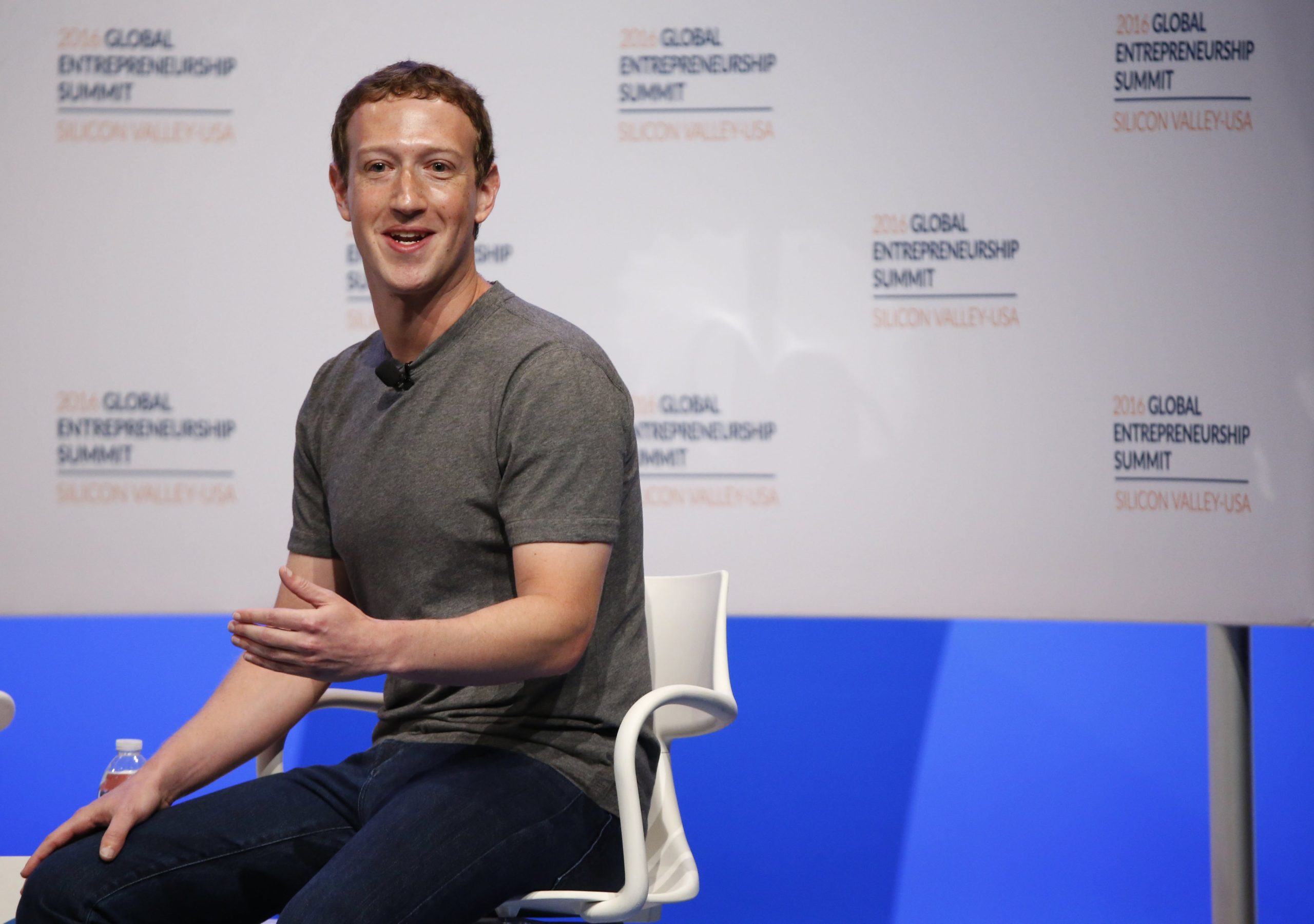 Parlamento Europeu e britânico convocam Mark Zuckerberg para explicar uso de dados do Facebook