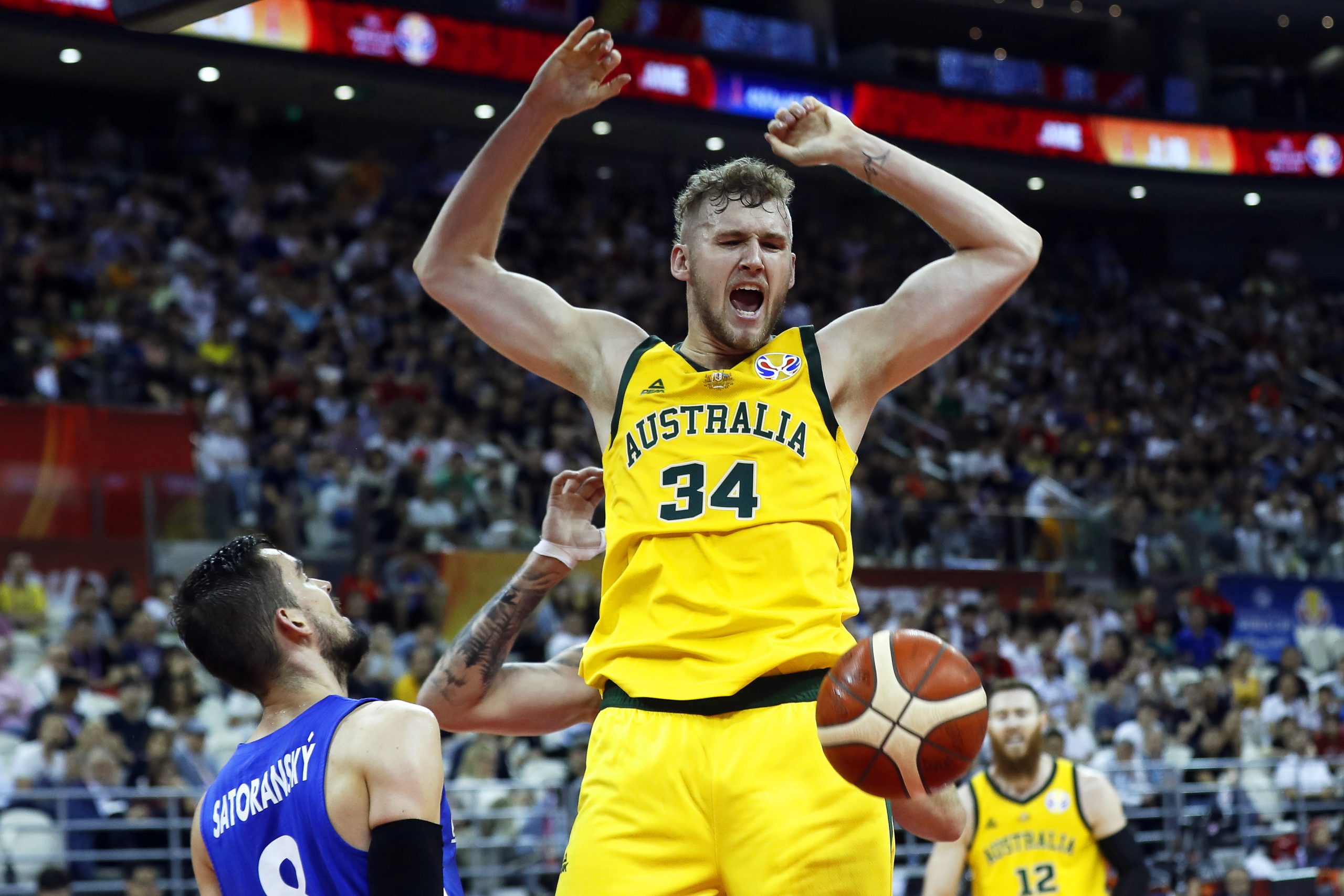 Austrália junta-se a França, Espanha e Argentina nas ‘meias’ do Mundial de basquetebol
