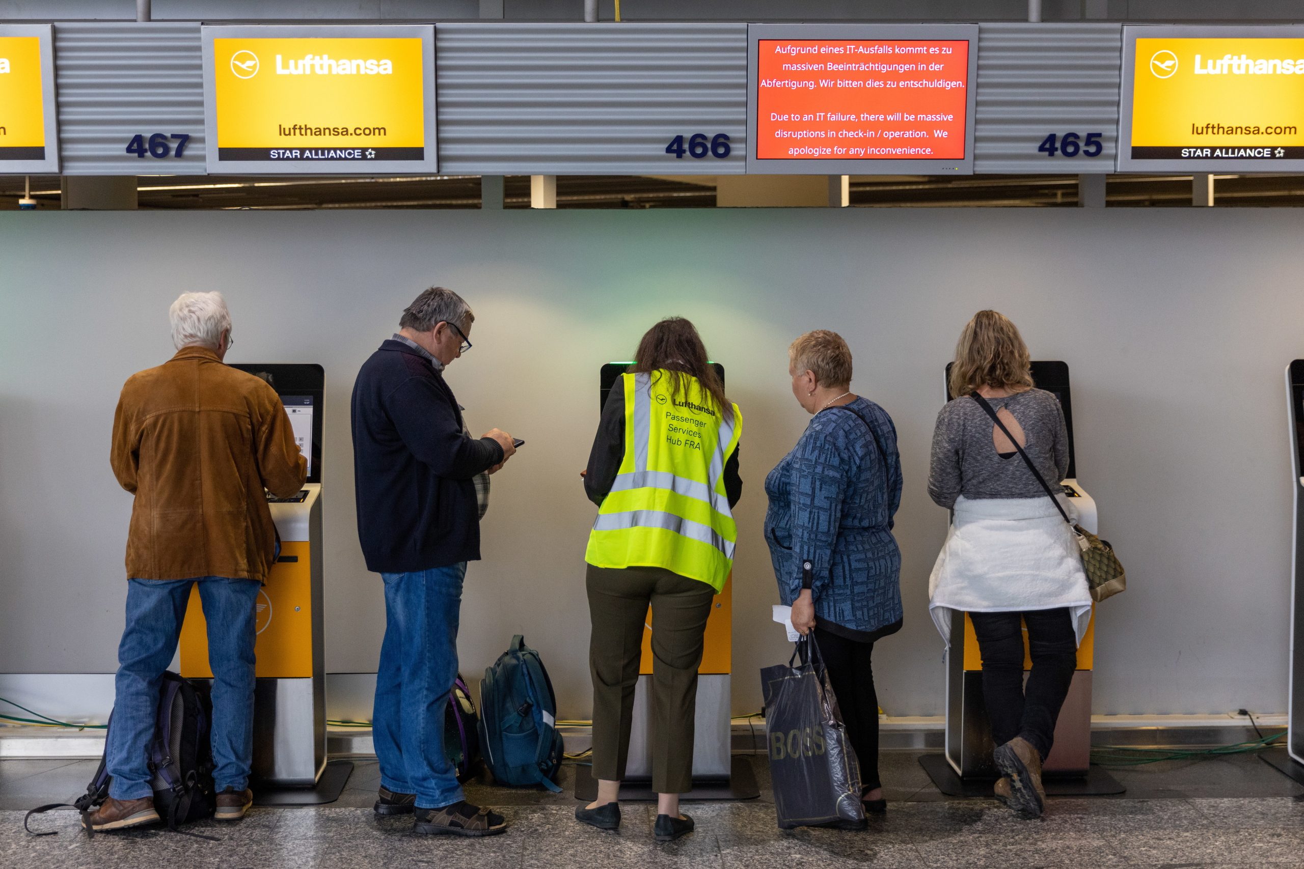 Greve em aeroportos alemães afeta 300.000 passageiros