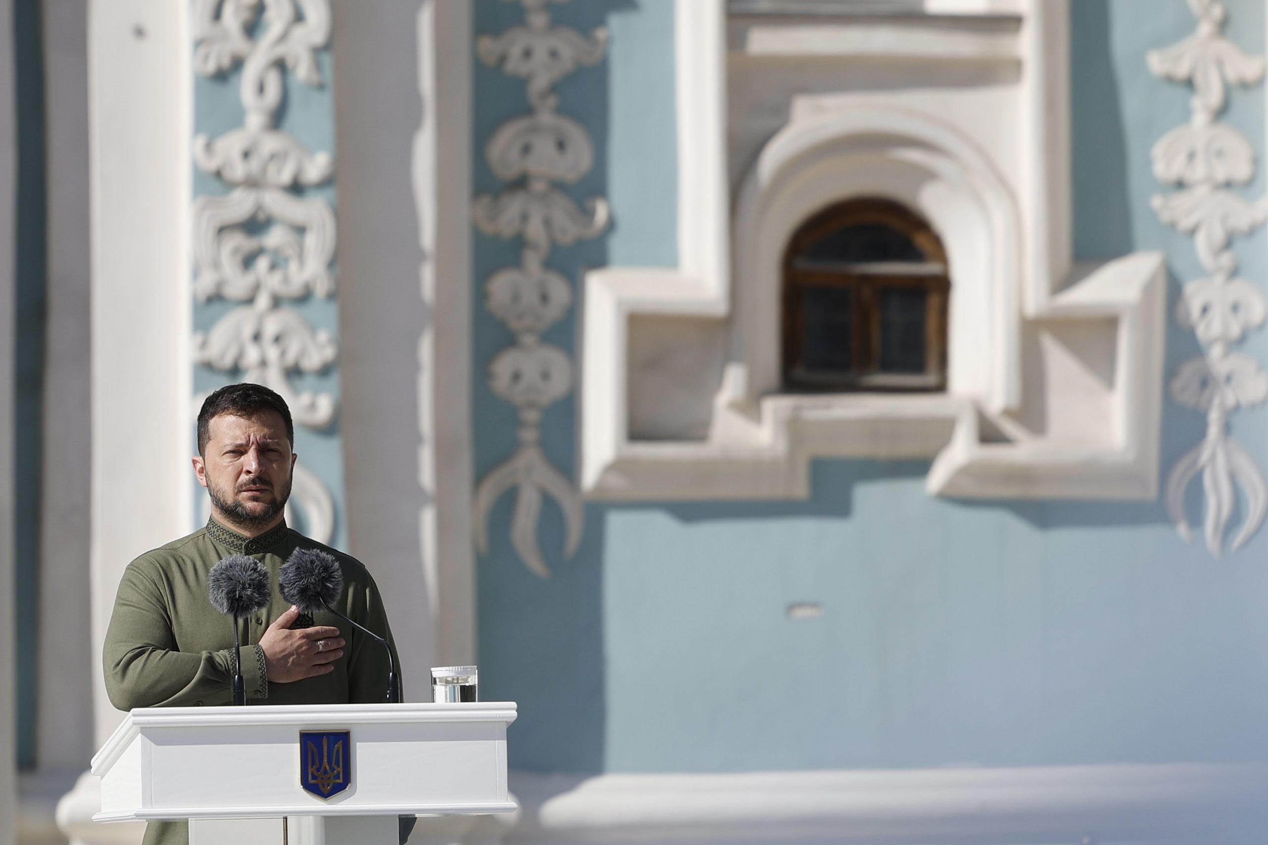 “São os nossos rapazes que lá estão”. Zelensky confirma operação na Crimeia, mas pede prudência sobre reconquista do território