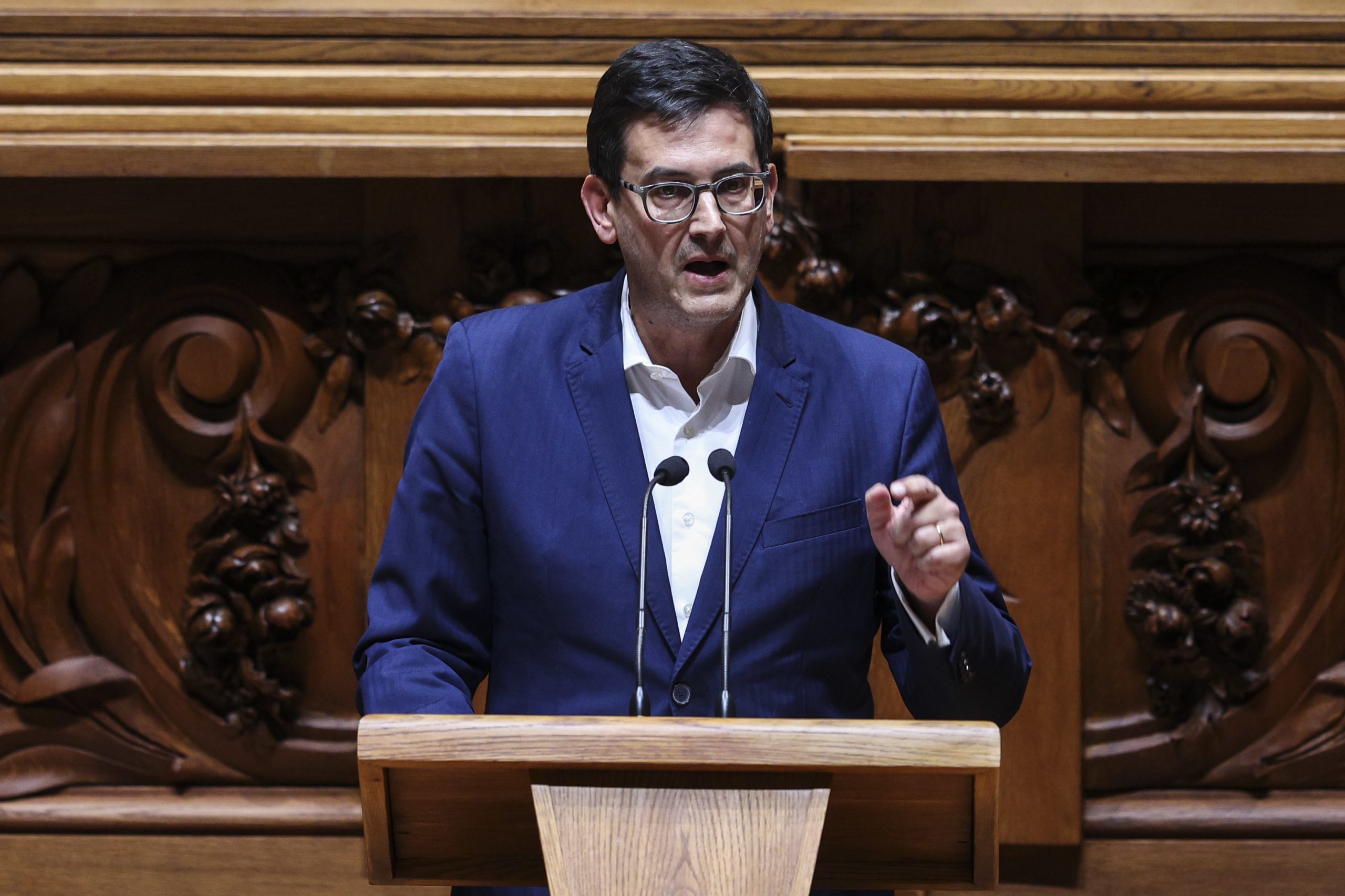 Caso das gémeas: IL quer Ministro da Saúde no parlamento. Ministério está disponível para colaborar na investigação