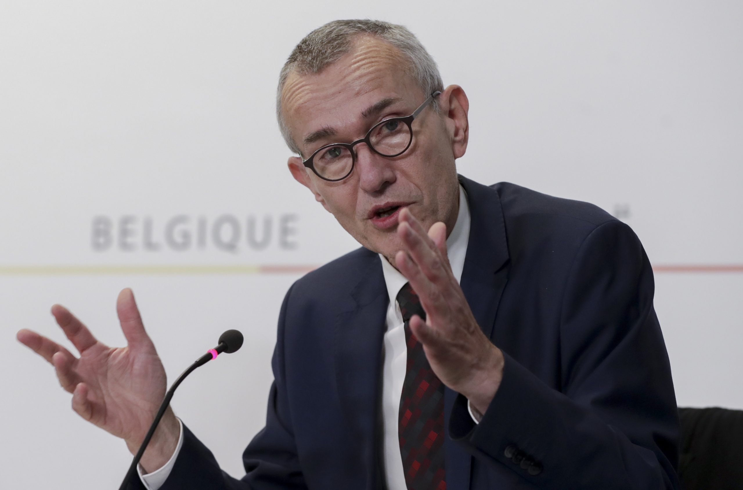Covid-19: Bélgica à beira de “tsunami” com aumento galopante de casos