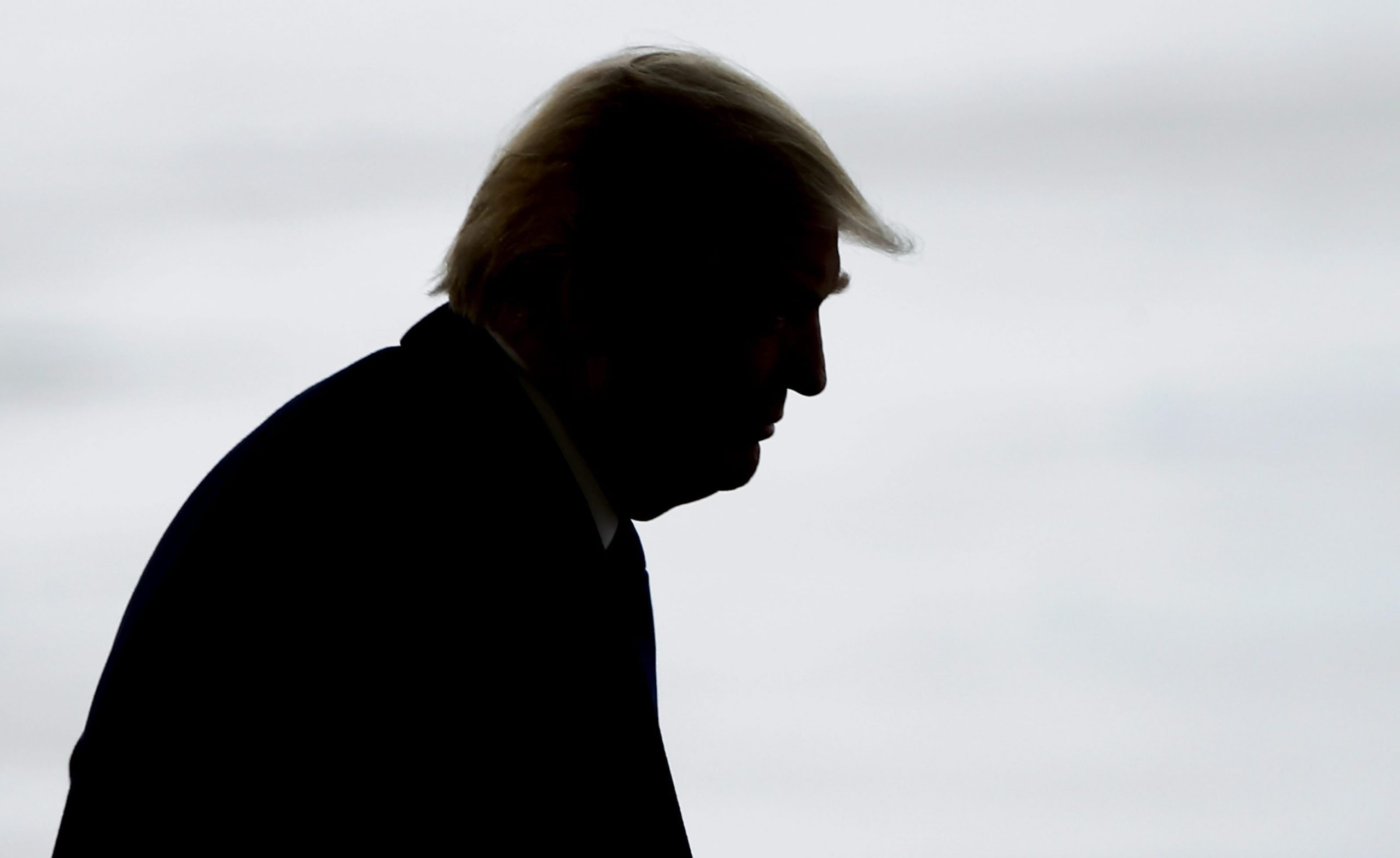 Senadores democratas querem anular ordem de Trump para construir muro com México