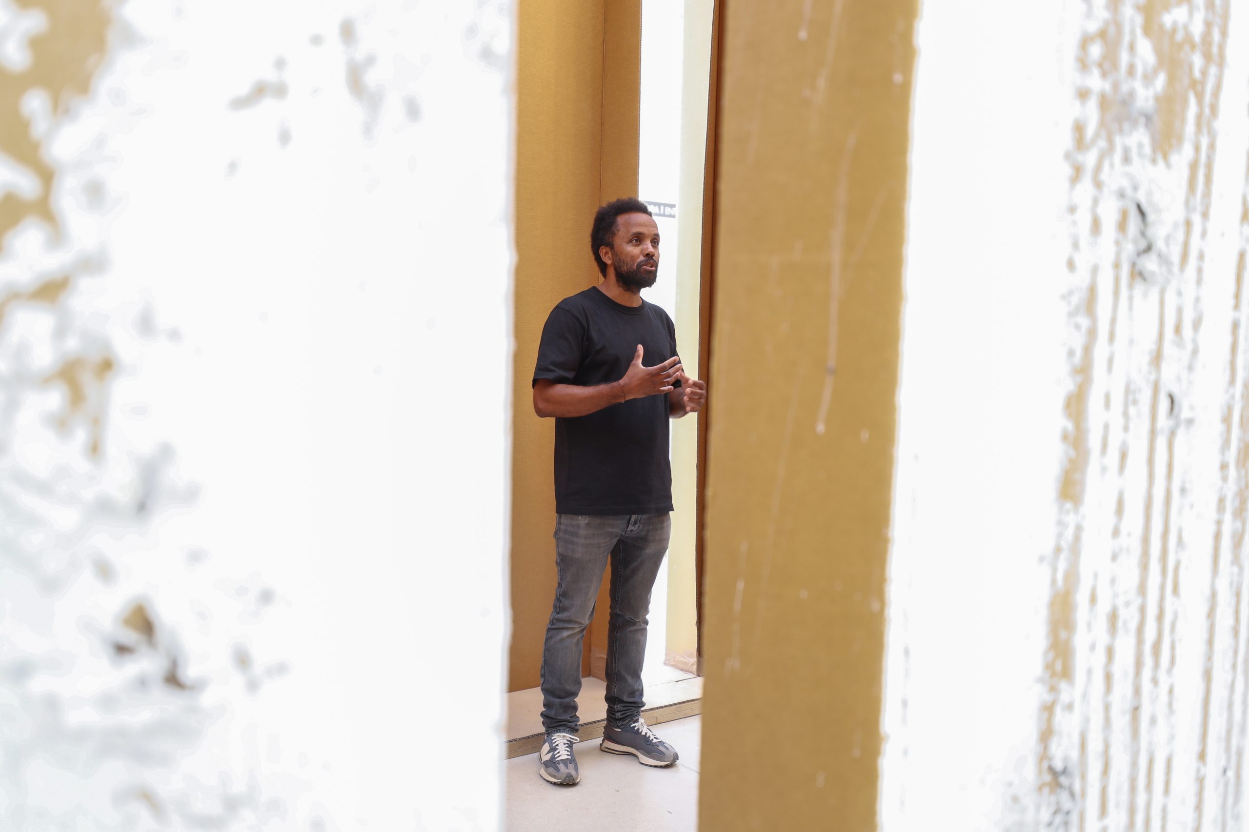 Artista plástico Carlos Bunga inaugura primeira exposição antológica em Espanha com obras inéditas