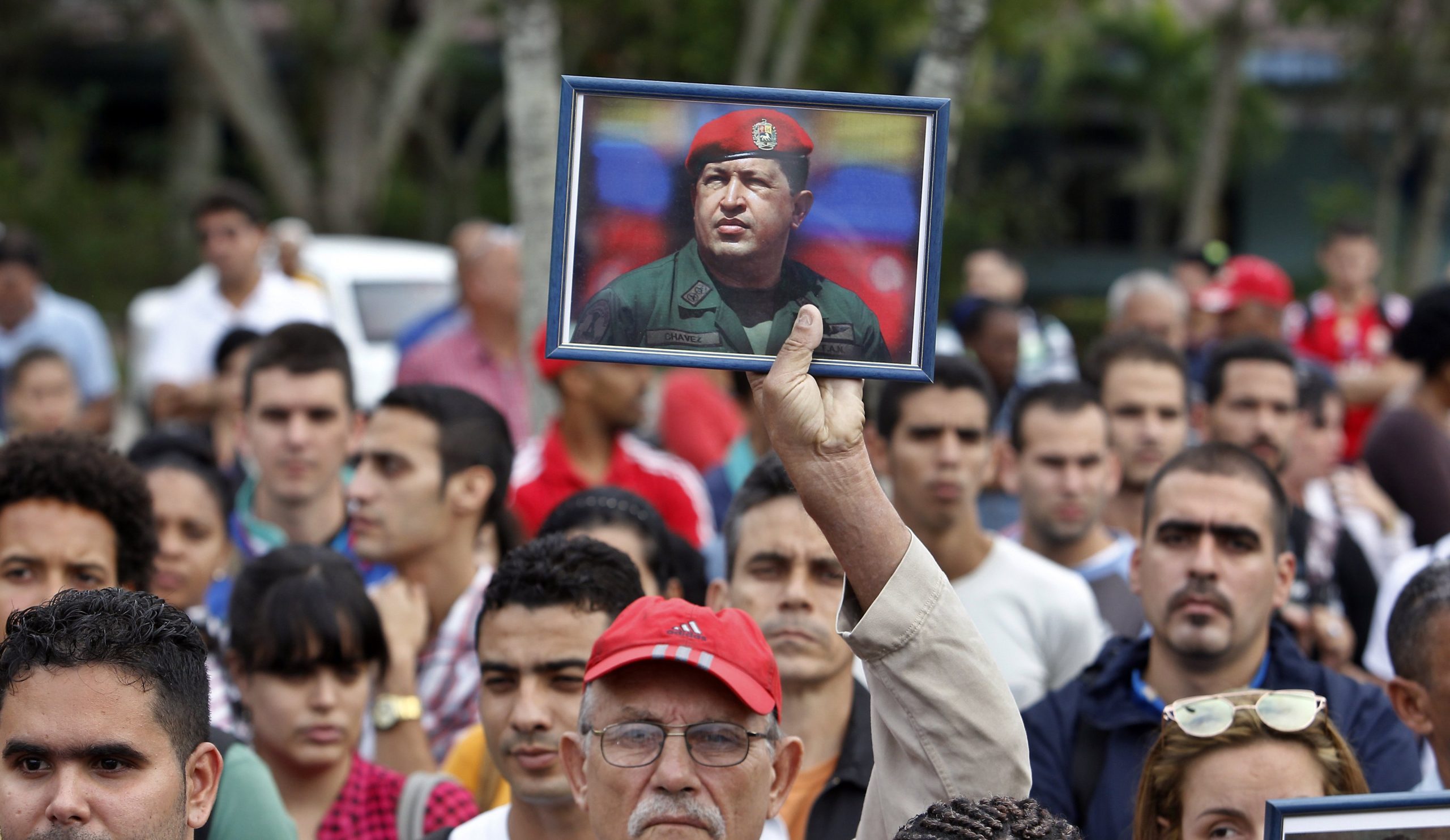 Crise económica e social permanece na Venezuela, cinco anos após a morte de Chavez