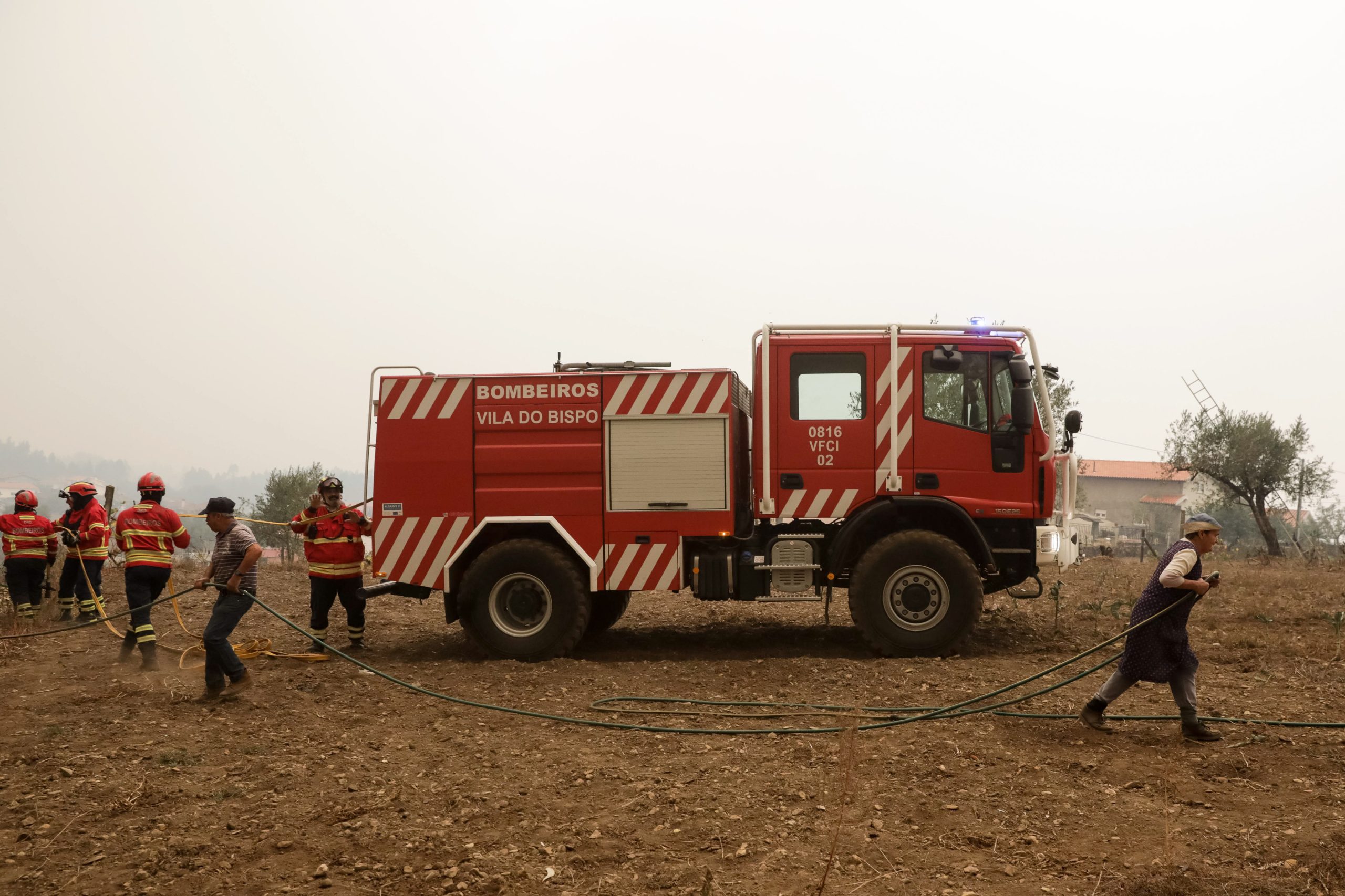 Câmara de Mortágua apela à população para ajudar bombeiros