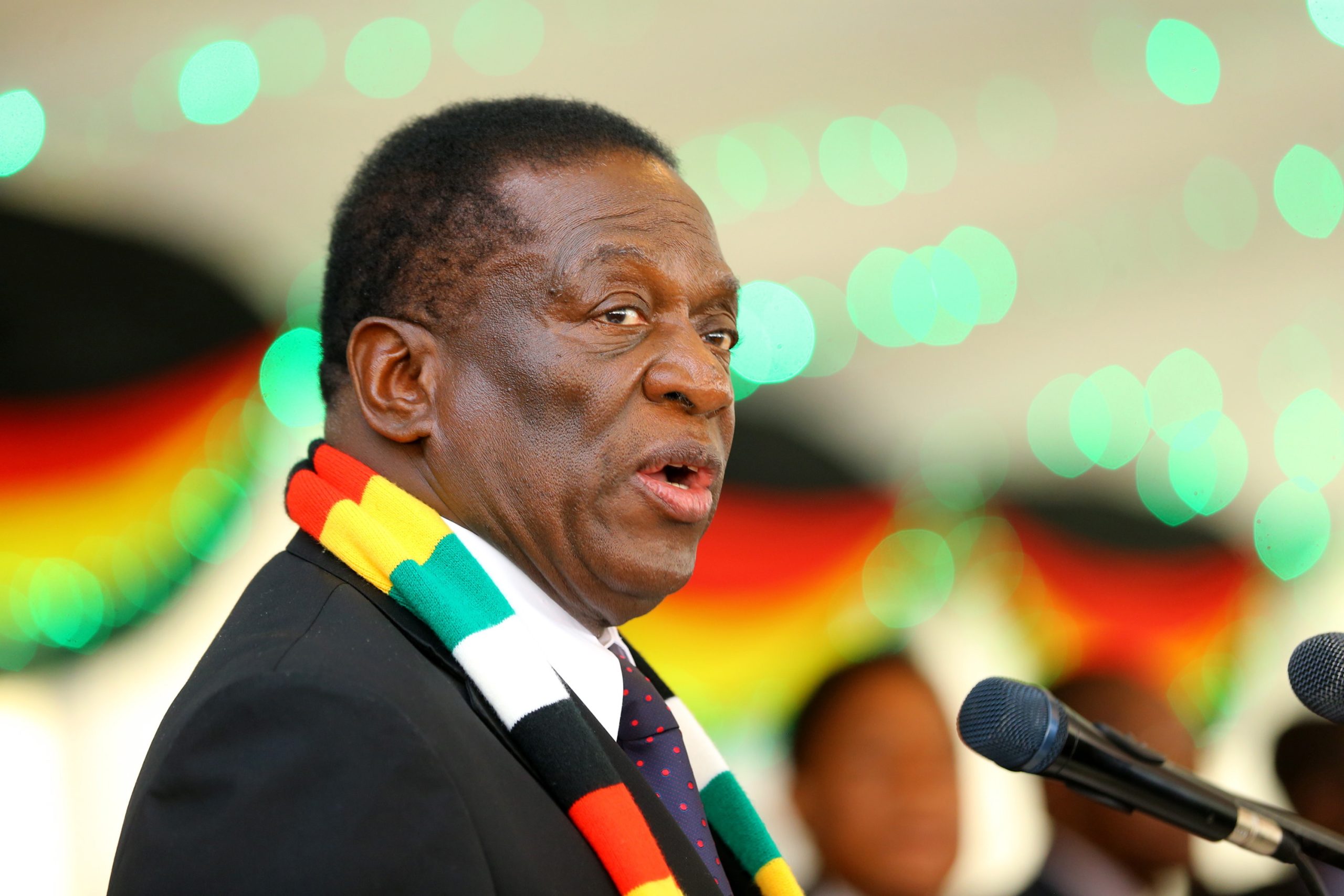 Oposição interna no partido no poder na origem da repressão no Zimbabué
