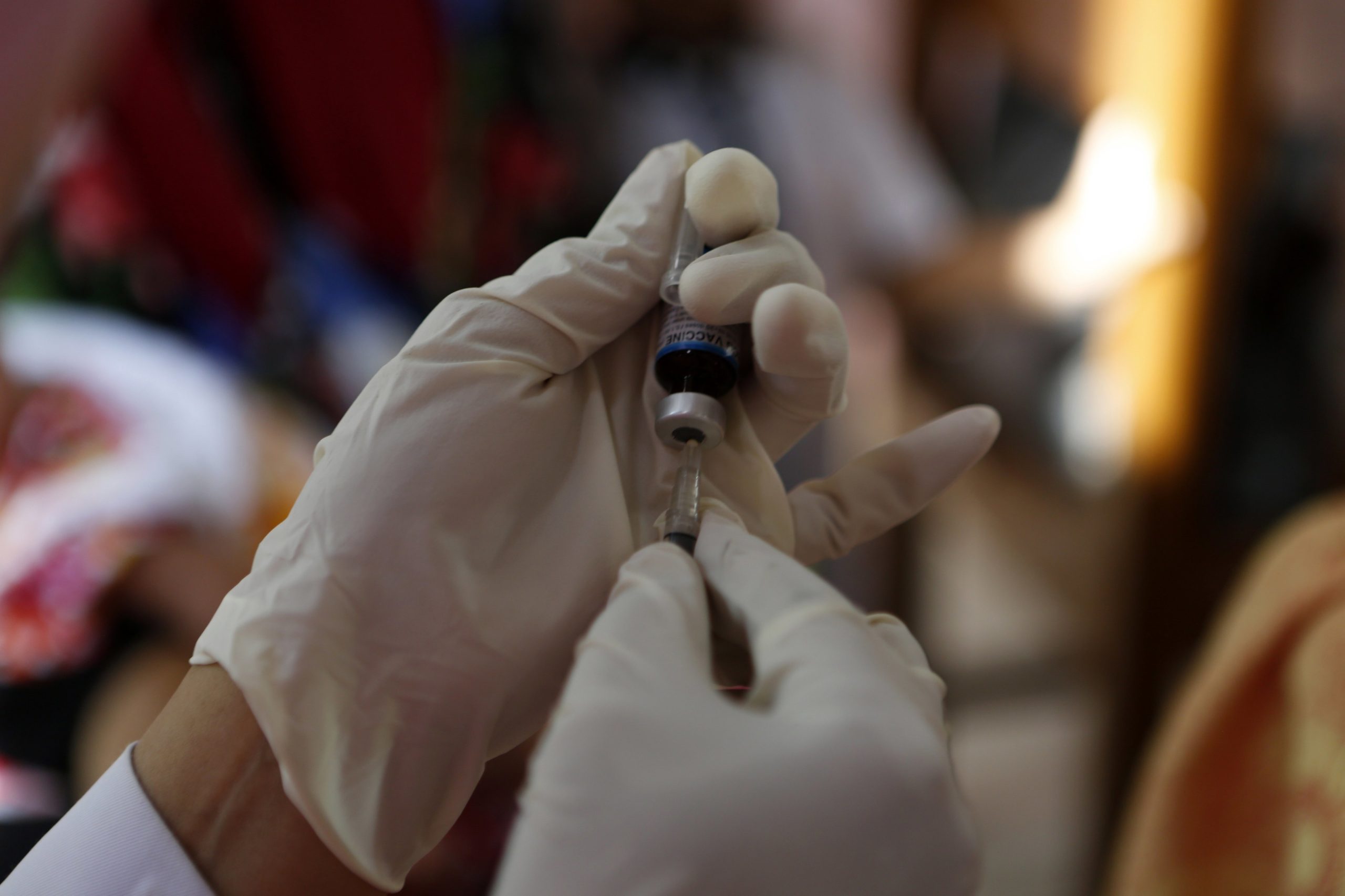 Covid-19: Moderna vai fornecer dois milhões de vacinas adicionais ao Reino Unido