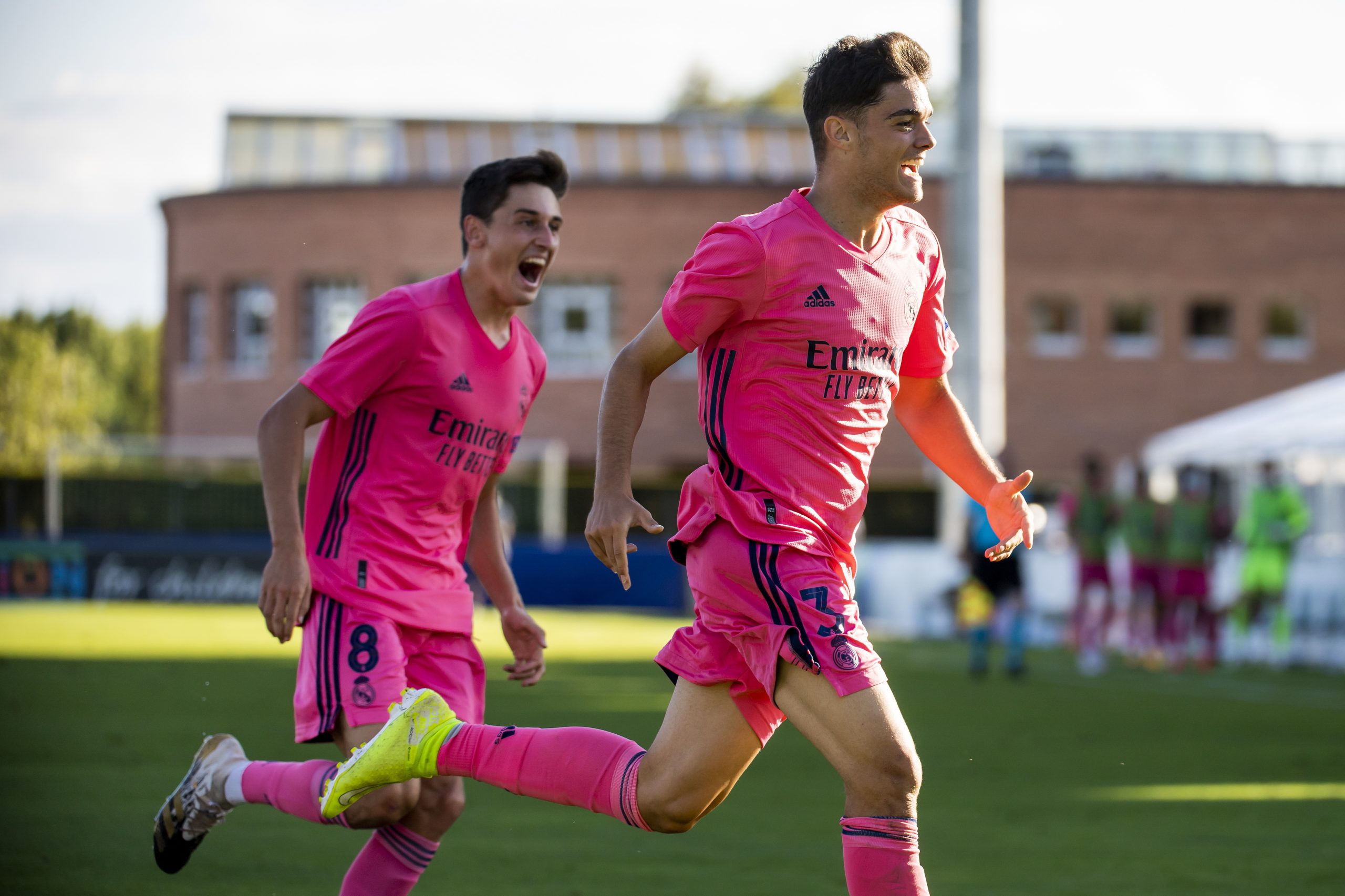 Real Madrid vence Salzburgo e defronta Benfica na final da Youth League