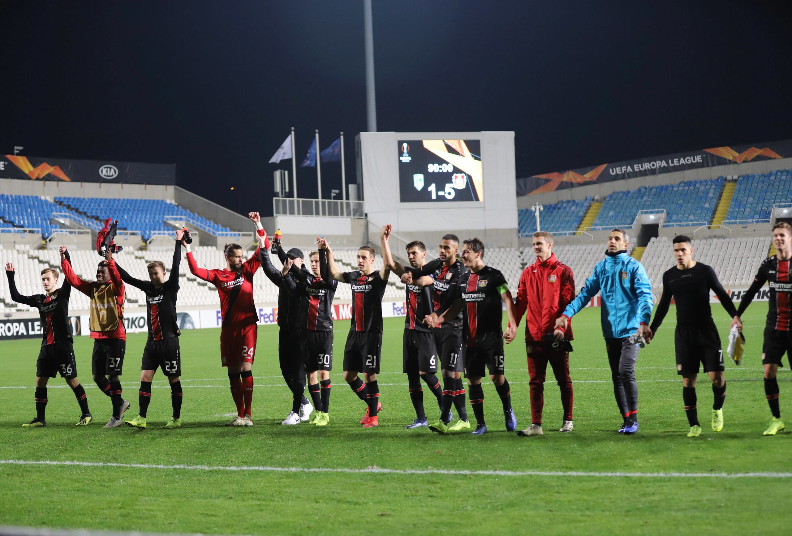 AEK Atenas punido com dois jogos à porta fechada pela UEFA