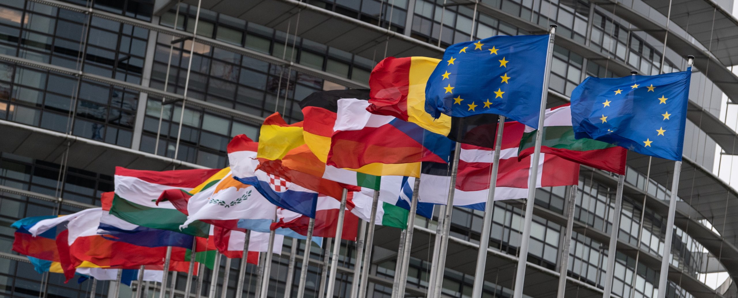 UE pode apresentar resposta às tarifas impostas pelos EUA no início da próxima semana