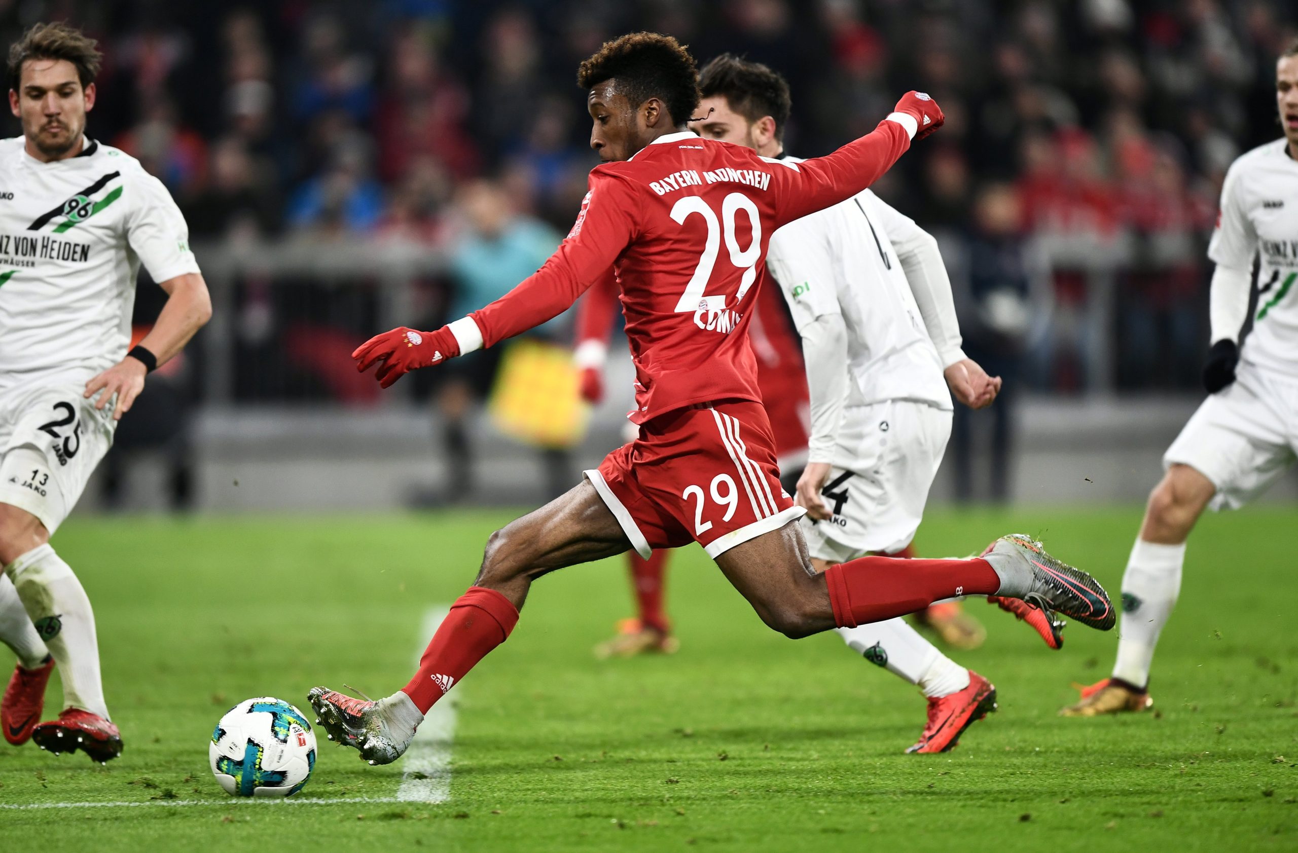 Bayern Munique vence e reforça liderança na Alemanha