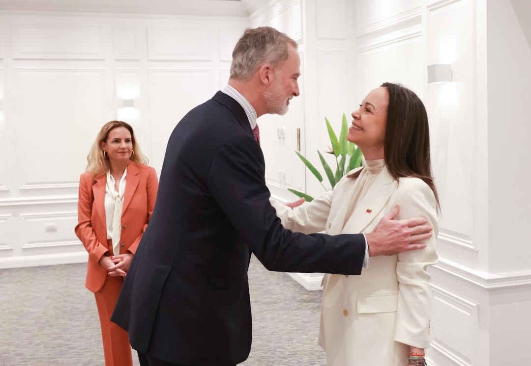 María Corina Machado valoriza apoio do rei de Espanha e critica falta de liderança europeia na crise venezuelana