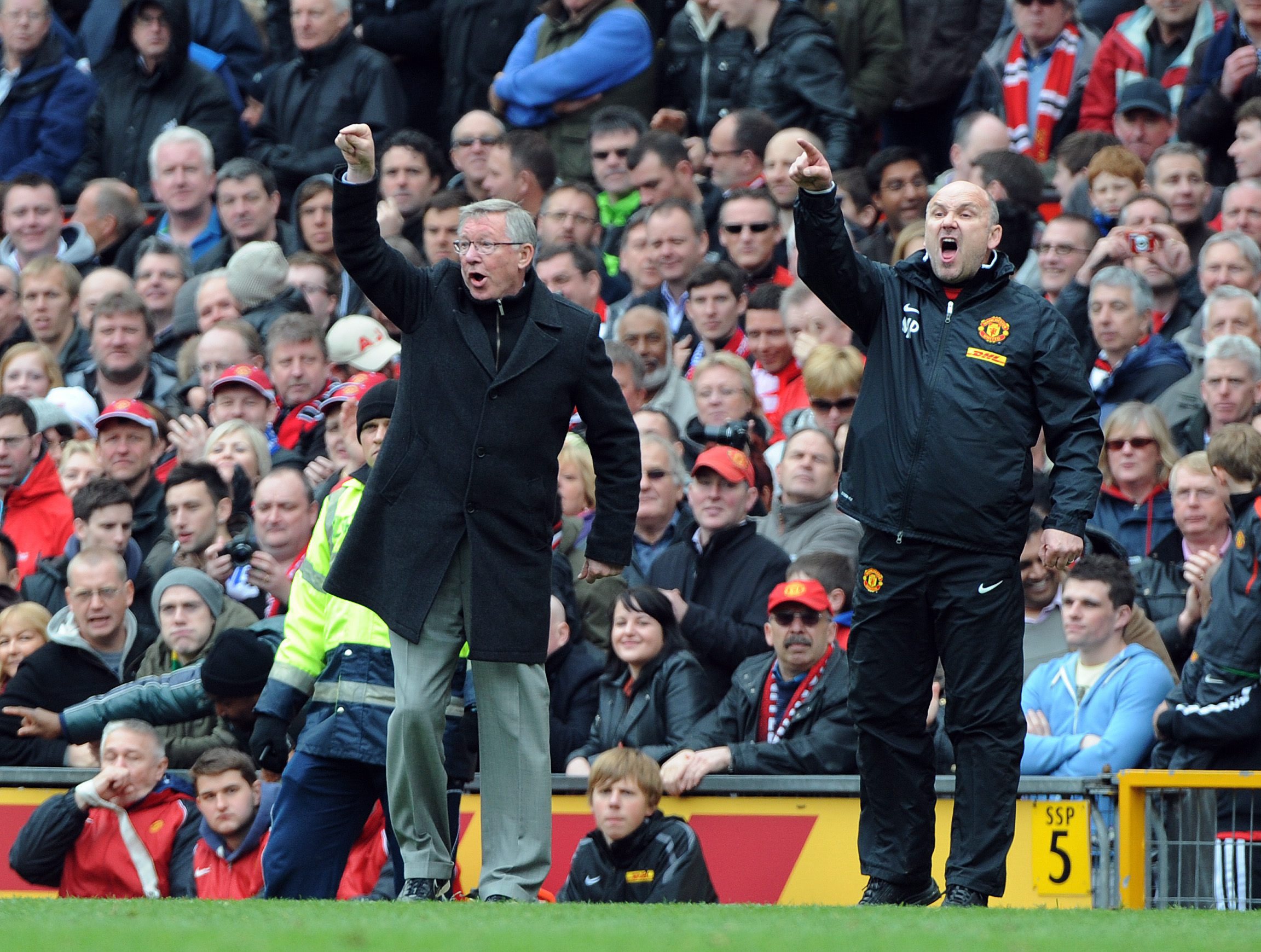 Premier League: Hull City despede treinador Mike Phelan
