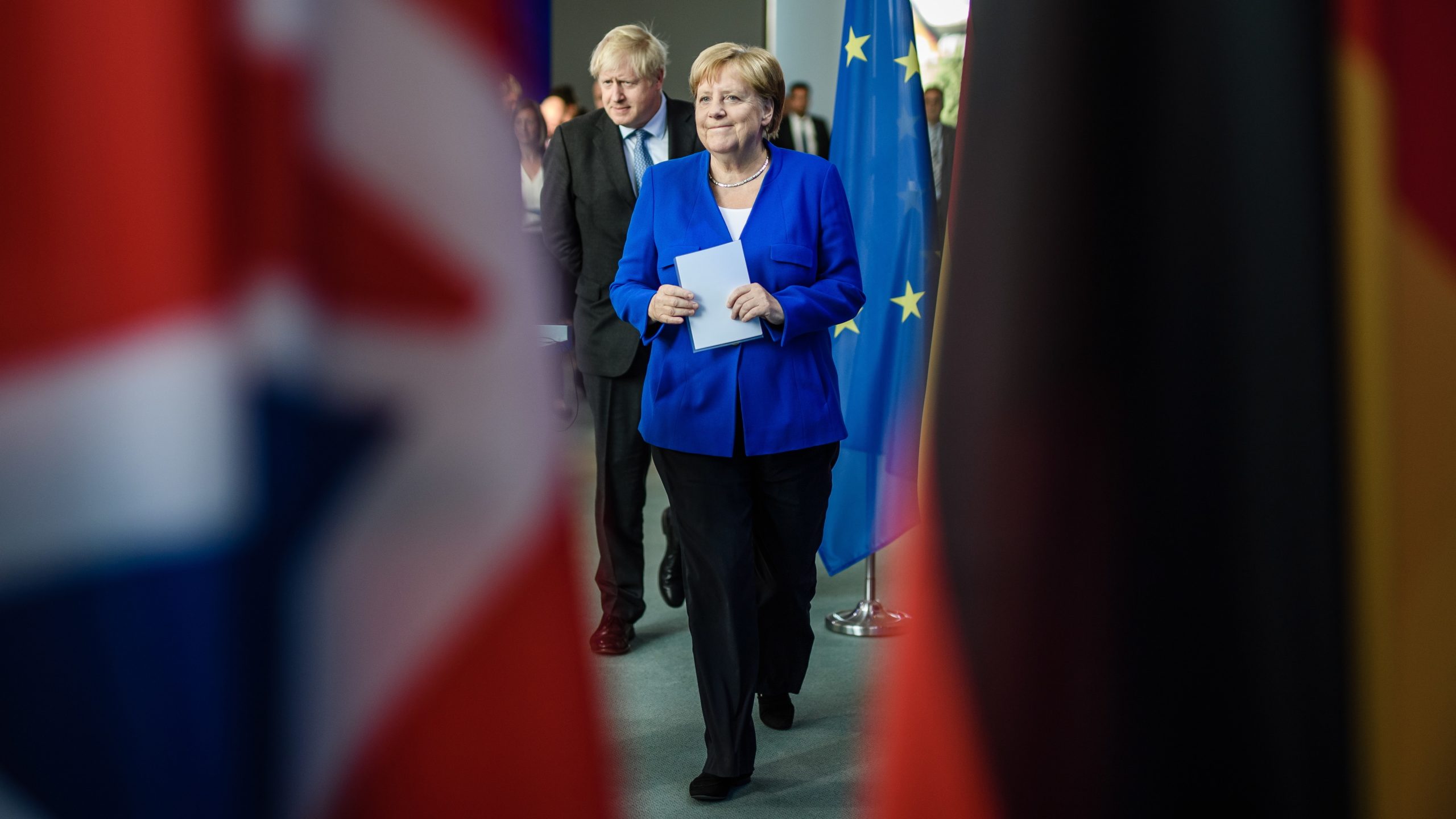 Merkel e Johnson consideram prematuro regresso da Rússia ao G7