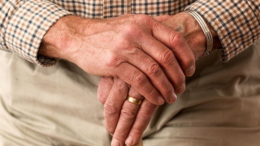Perto de 166 mil idosos receberam Complemento Solidário em agosto