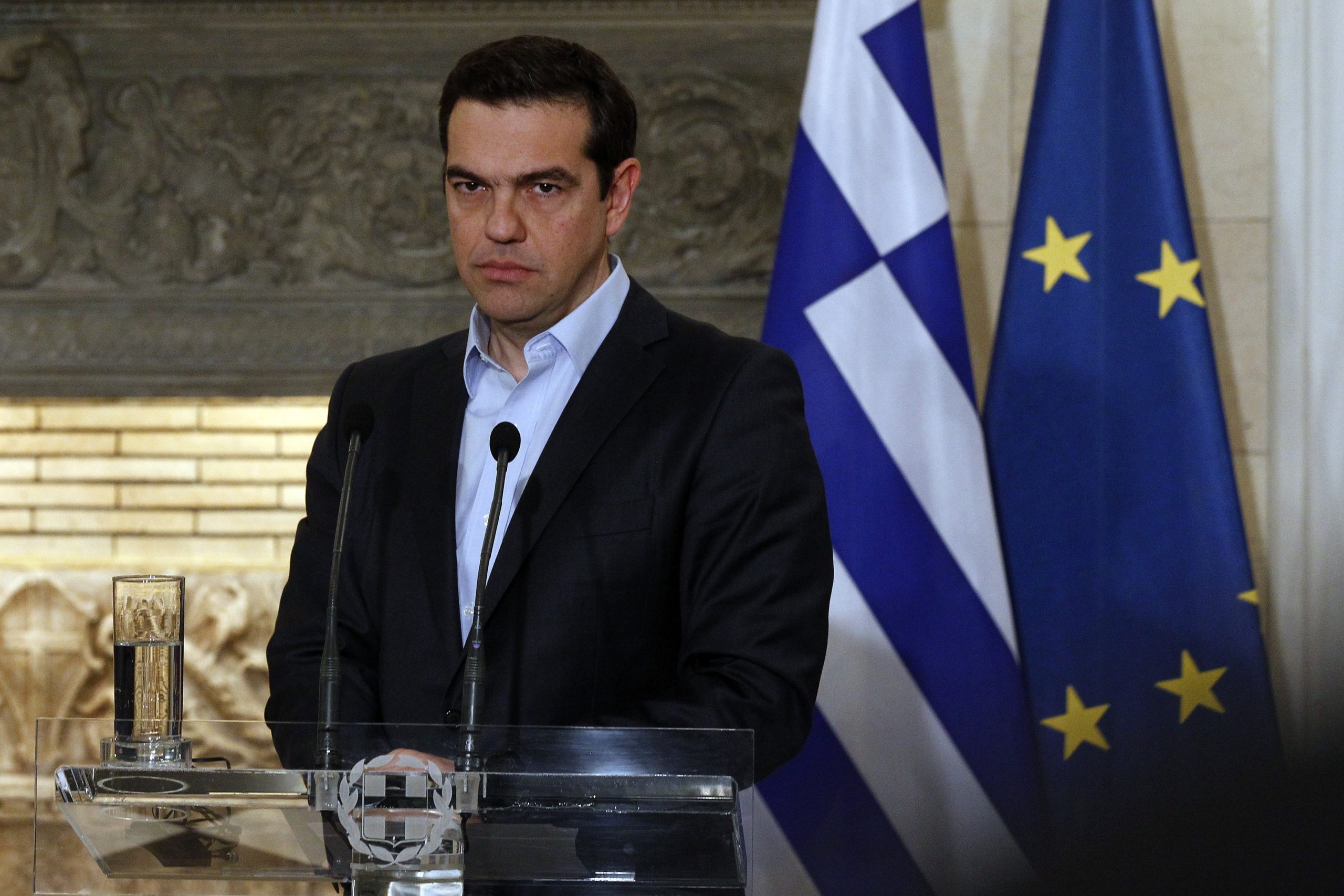 Tsipras pede cimeira da zona euro caso Eurogrupo falhe acordo