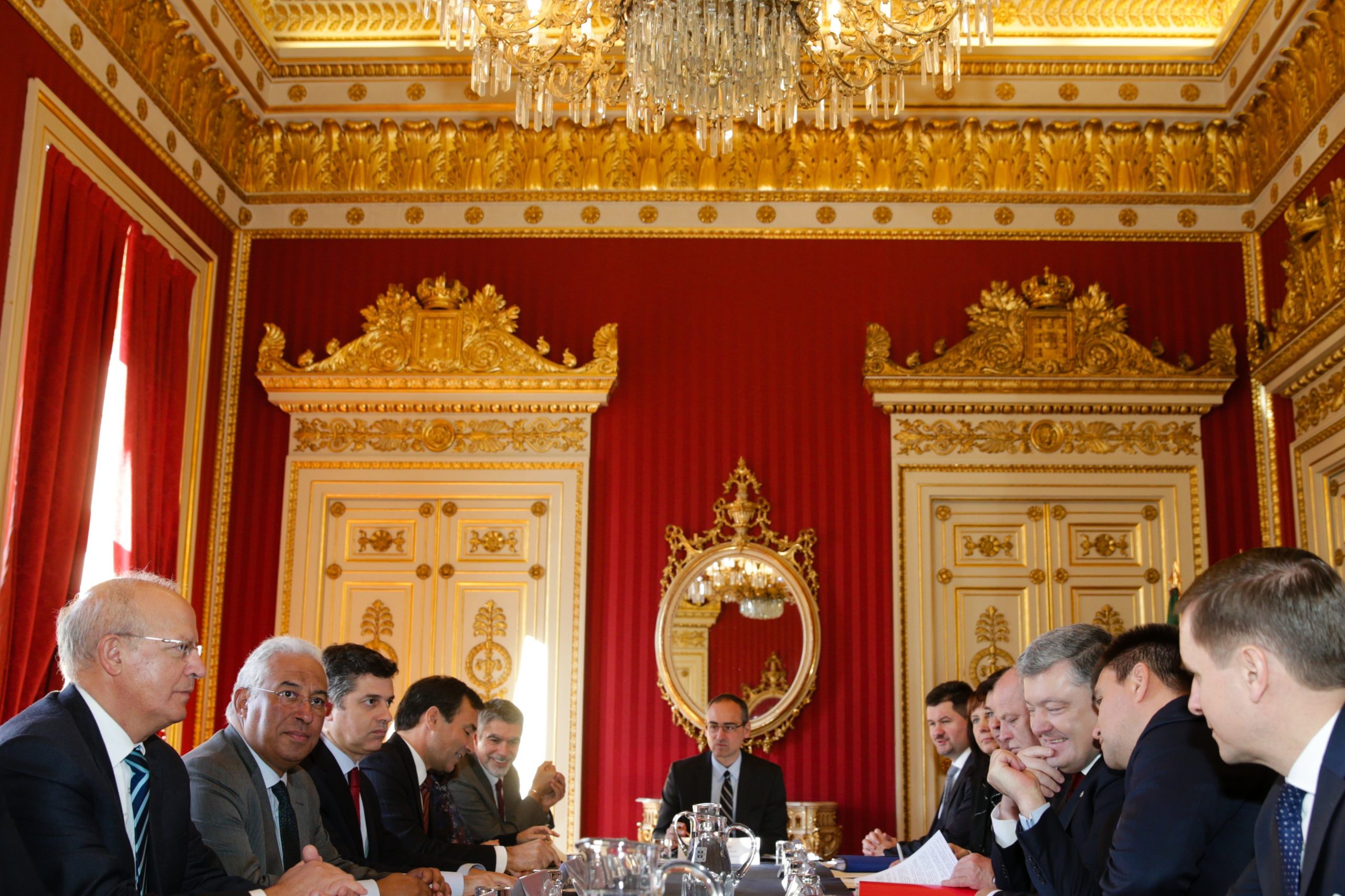Portugal e Ucrânia assinam acordos para reforçar cooperação económica