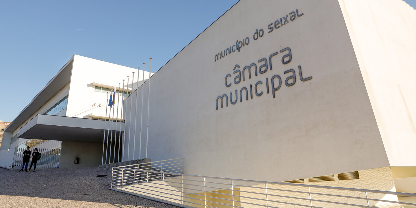 Câmara do Seixal alarga a mais mil alunos acesso a refeições escolares gratuitas