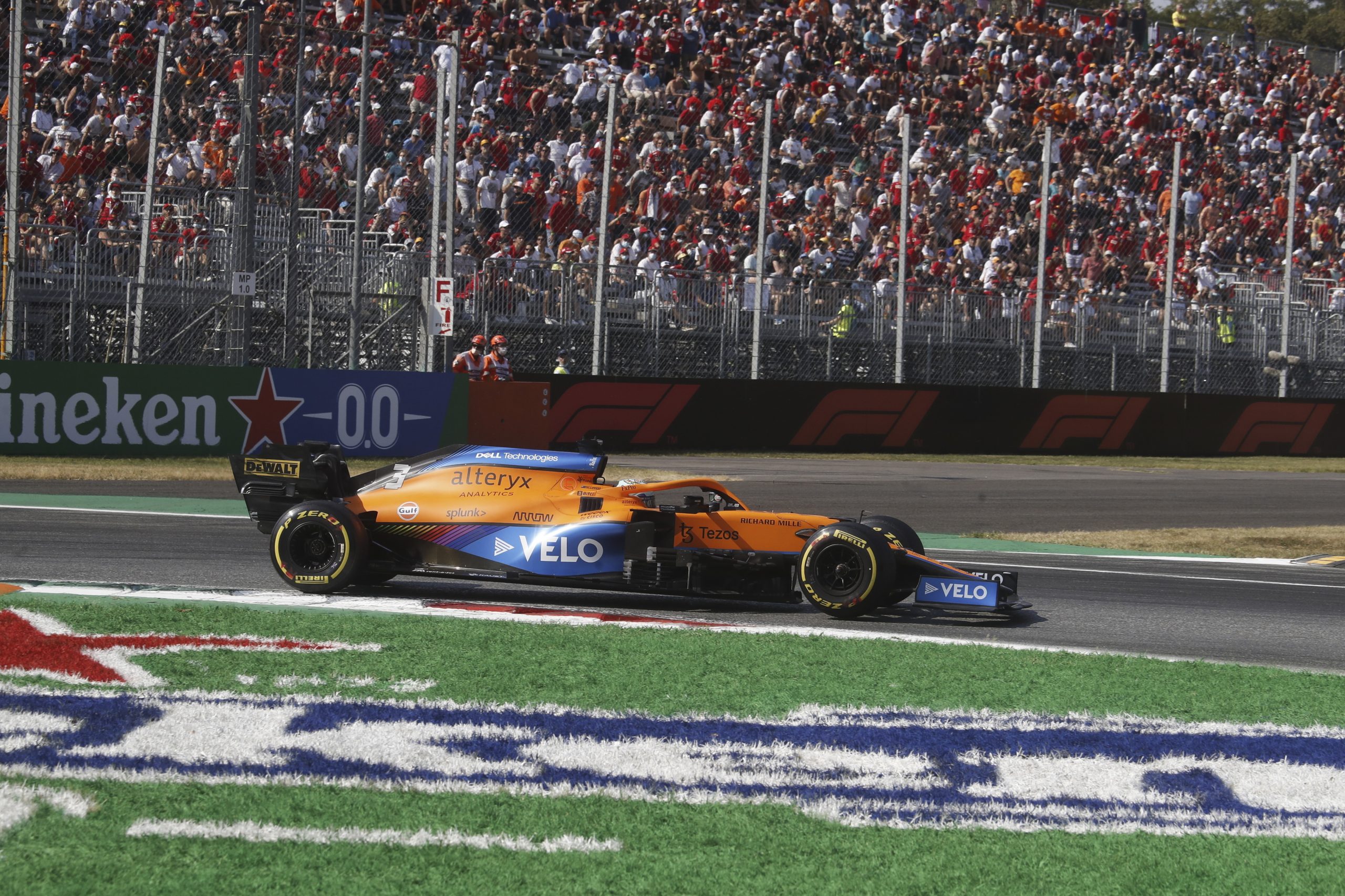 Ricciardo vence GP de Itália e dá primeiro triunfo à McLaren na F1 desde 2012