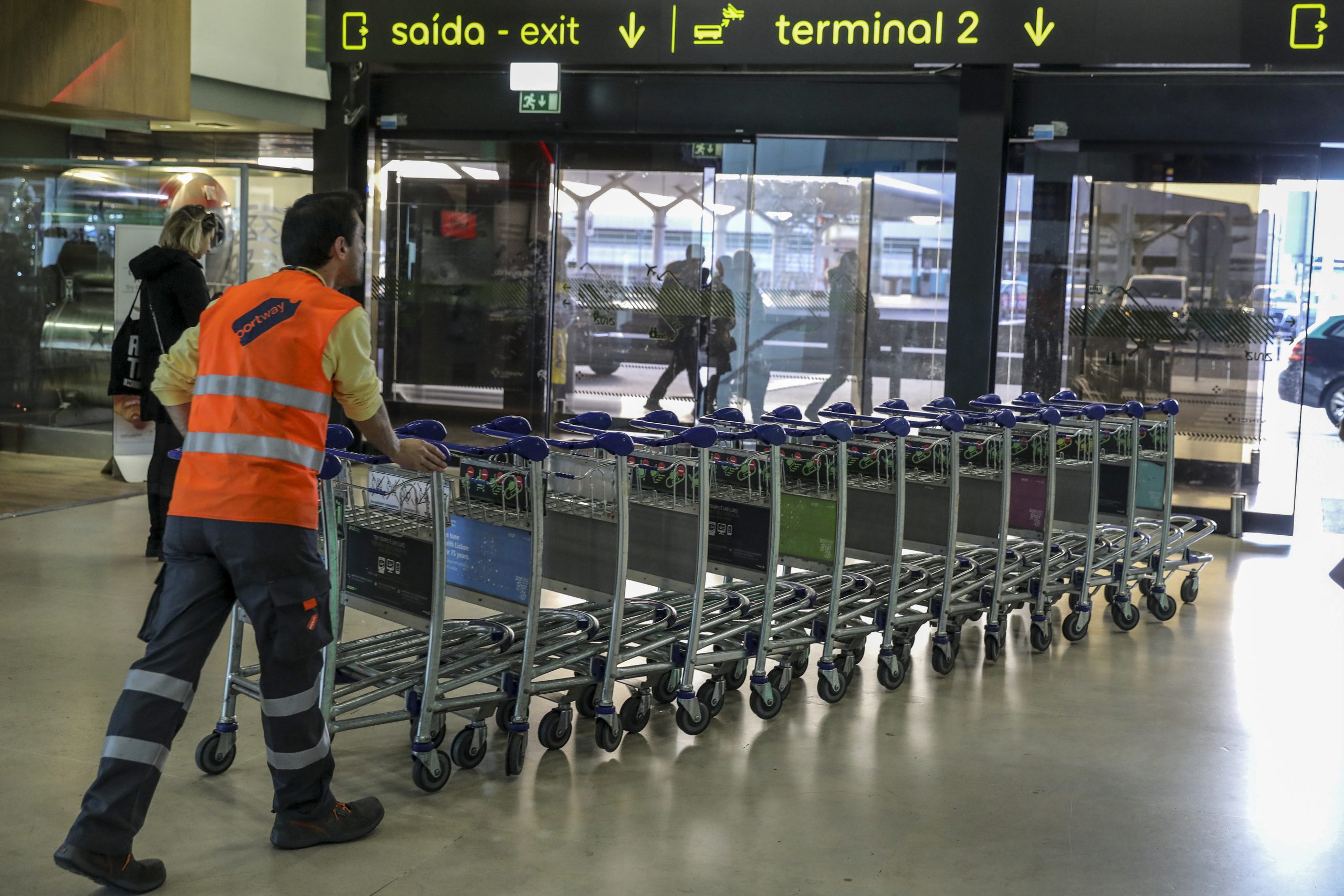 Aviação: Trabalhadores da Portway avançam com pré-aviso de greve de três dias no final do mês