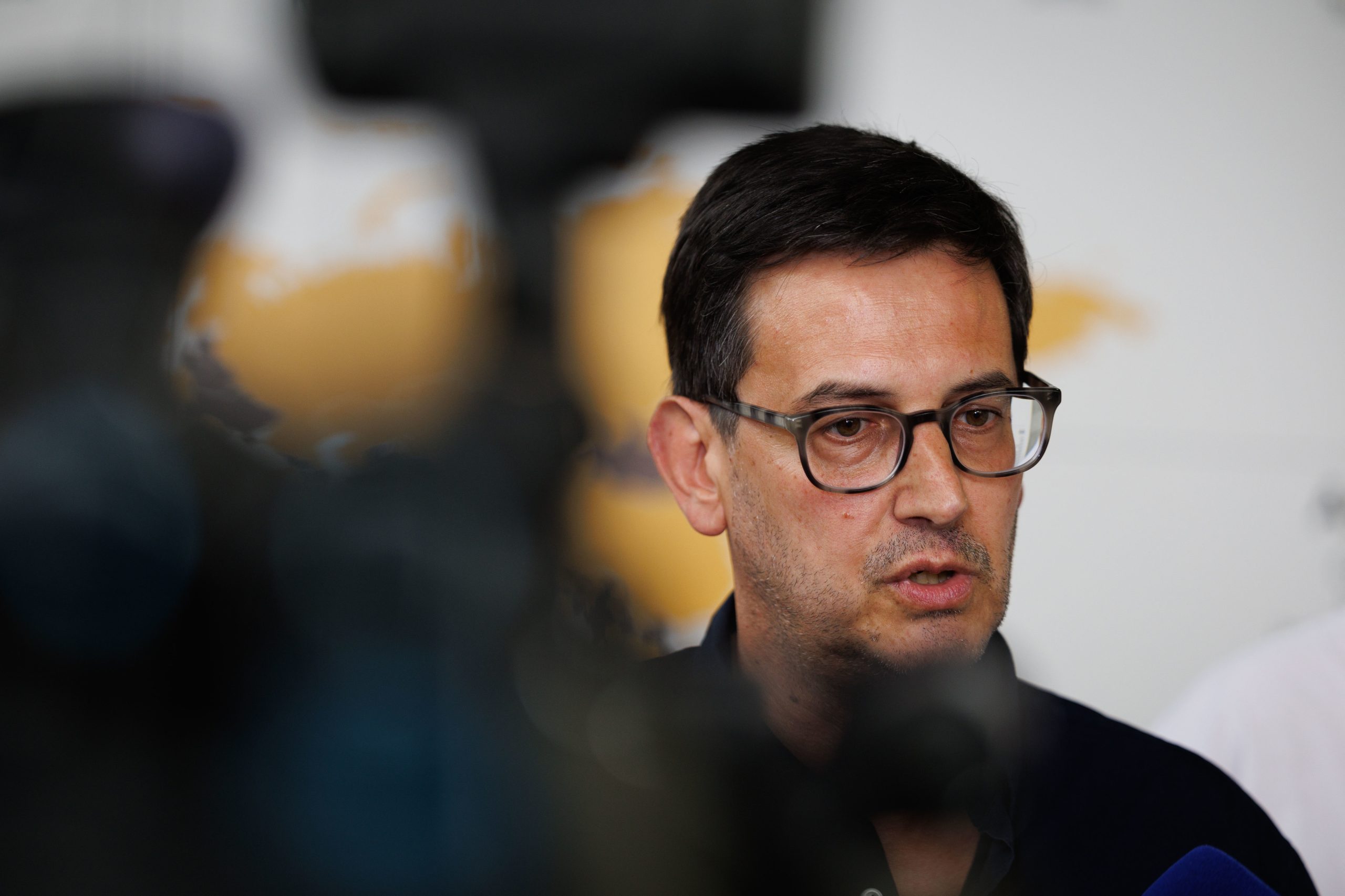 Líder da IL cansado de ver país “sempre de mão estendida para Bruxelas”