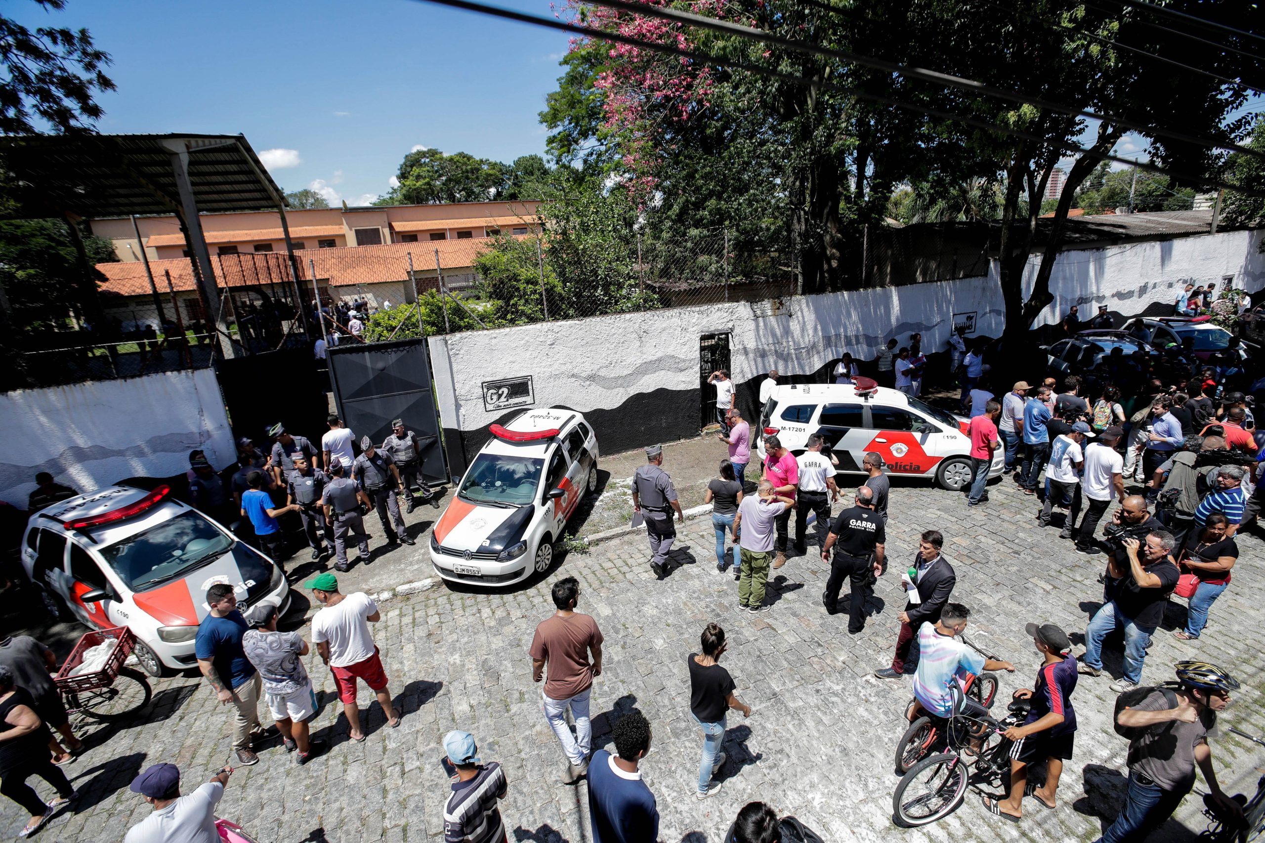 São Paulo: Polícia brasileira suspeita de um terceiro envolvido no tiroteio em escola