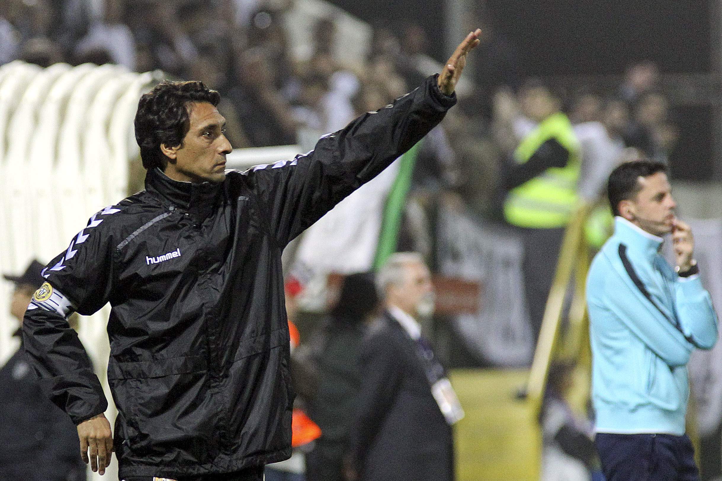 Treinador do Nacional quer “equipa mais capaz” na visita ao Estoril-Praia