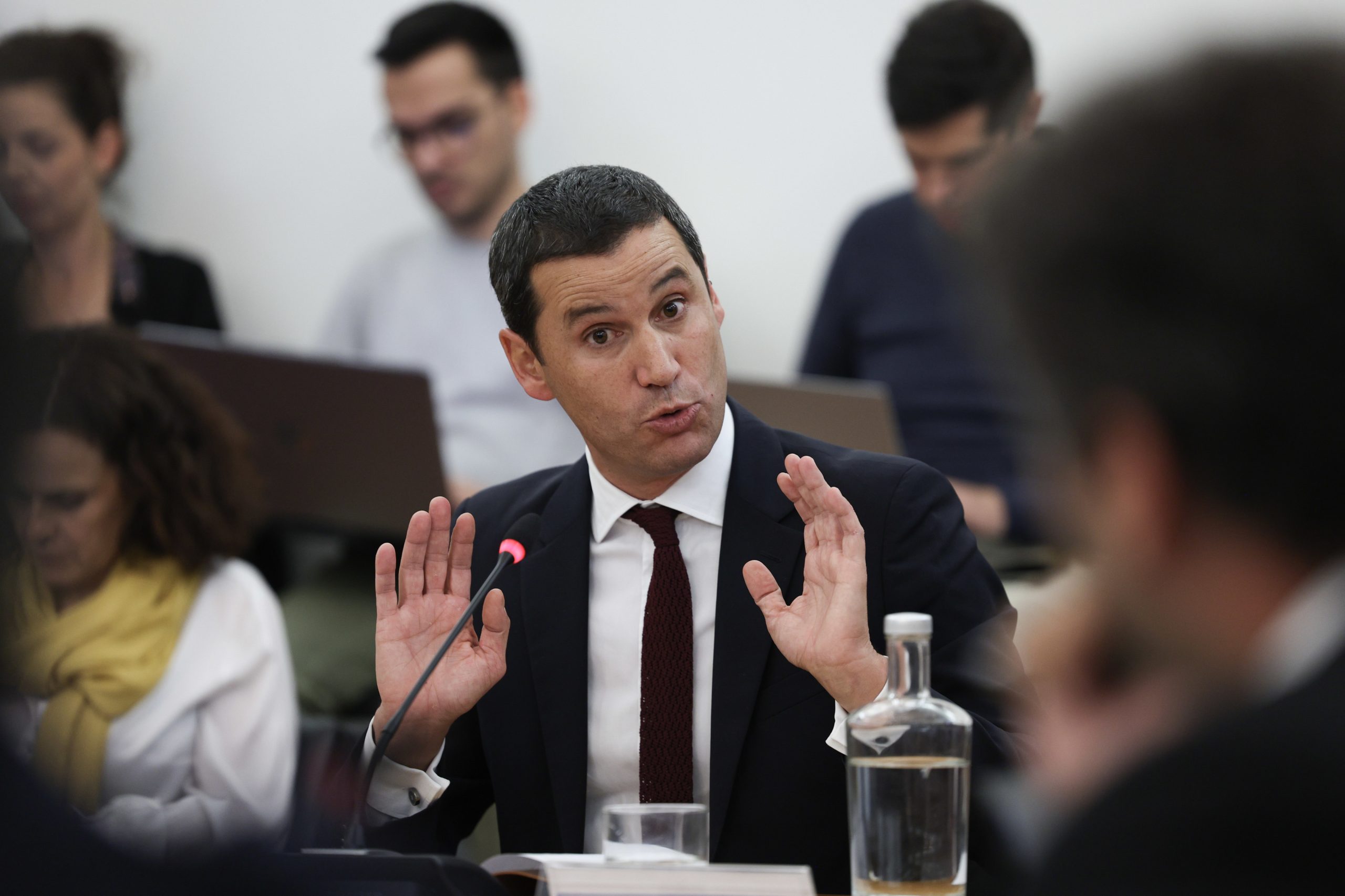 Depois de Frederico Pinheiro e Eugénia Correia, hoje o país continua em direto com João Galamba