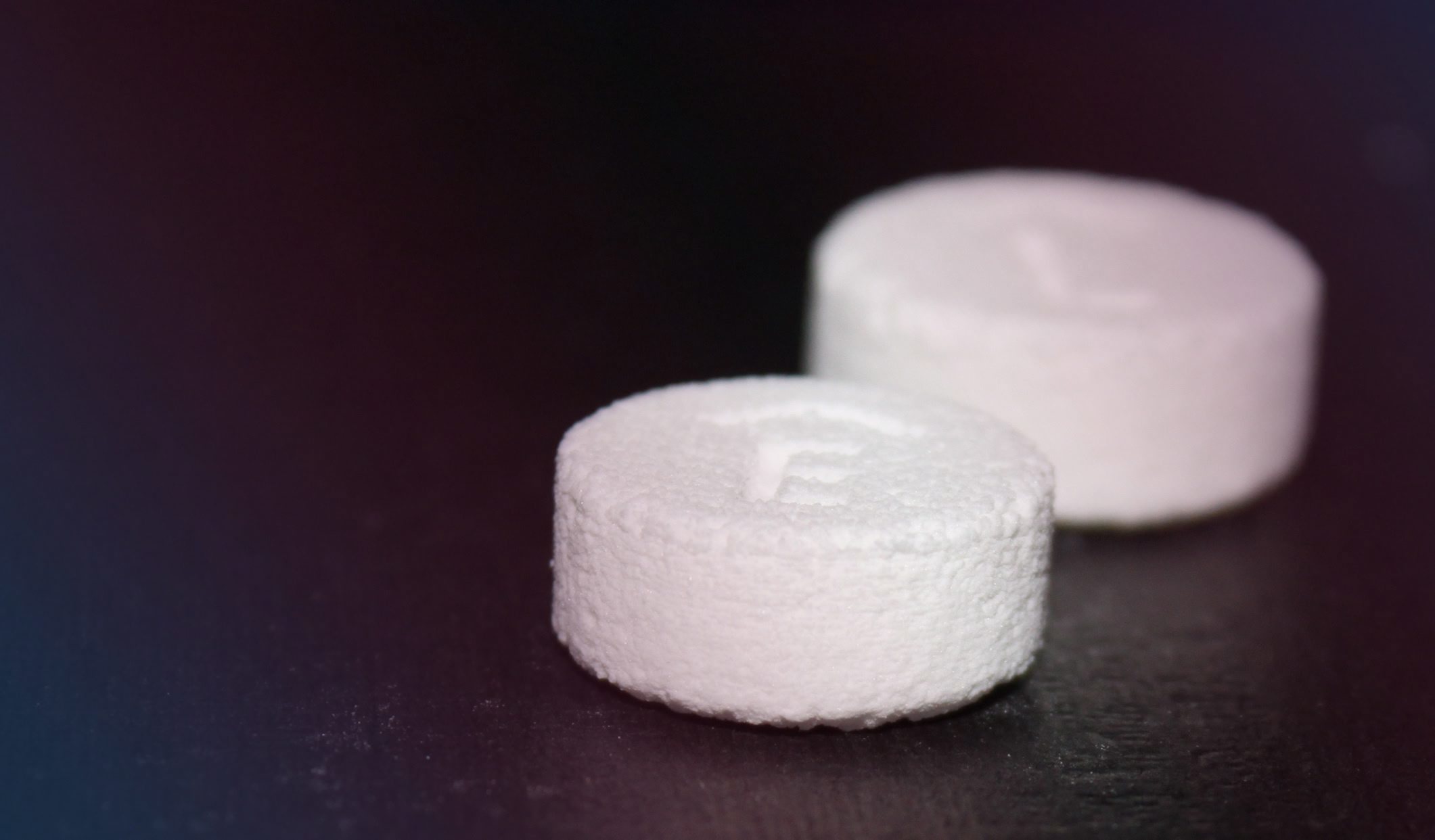 Desenvolvimento de medicamentos enfrenta a natureza de um novo vírus