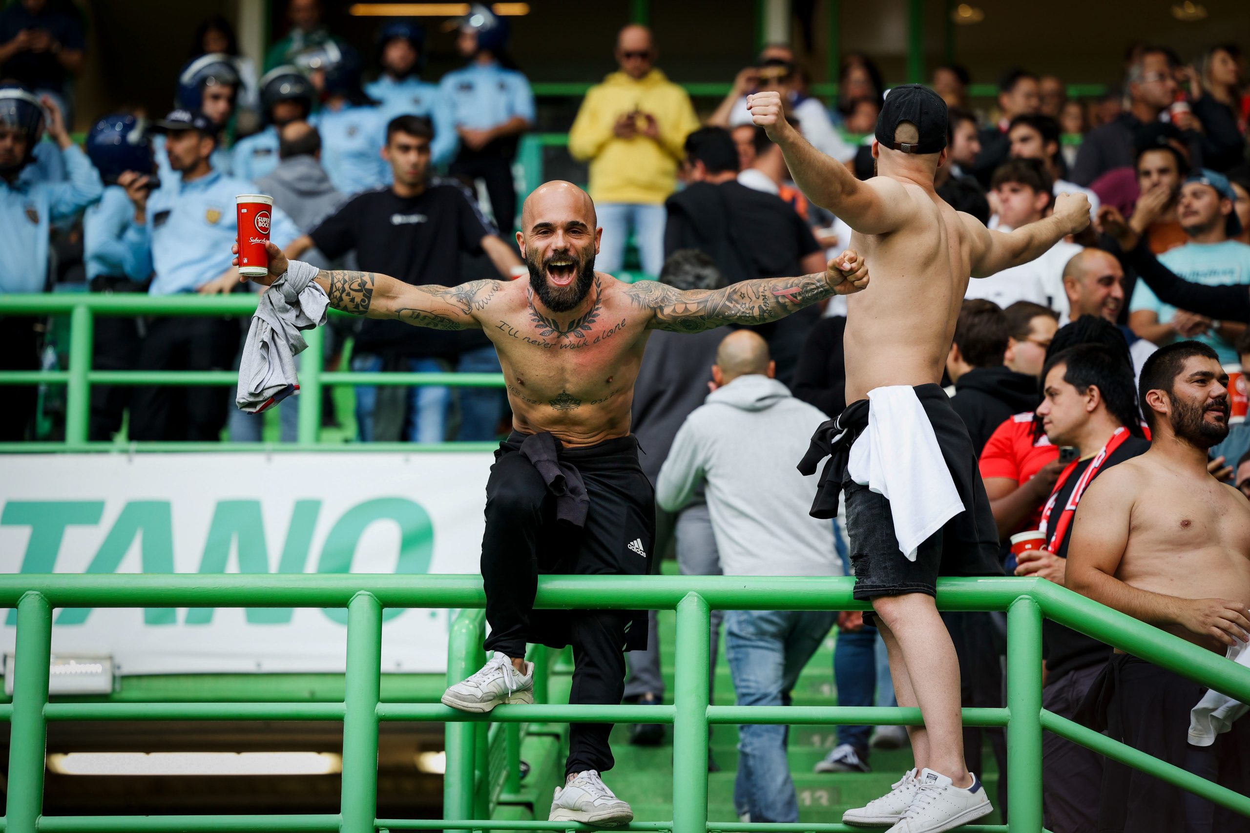 ASAE detém três pessoas por especulação com venda de bilhetes para Sporting-Benfica