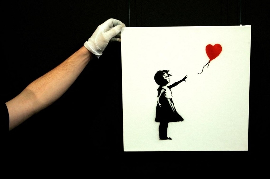 Dois homens detidos por roubarem famosa obra de arte de Banksy em Londres