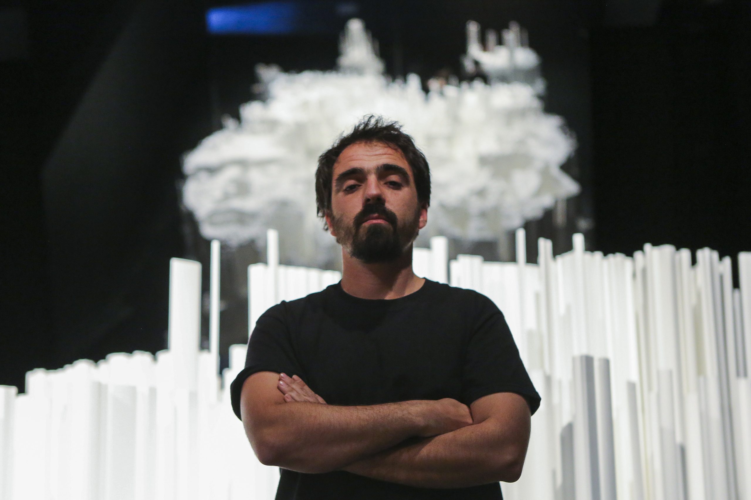 Vhils tem duas novas obras em Paris