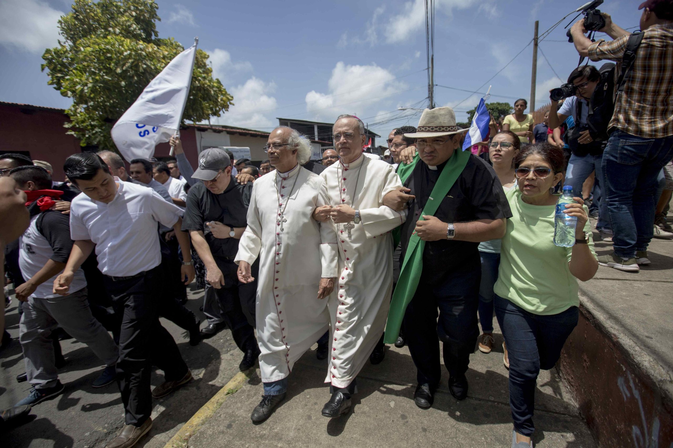 Nicarágua: Bispo auxiliar da Manágua acusa Daniel Ortega de “repressão criminosa”