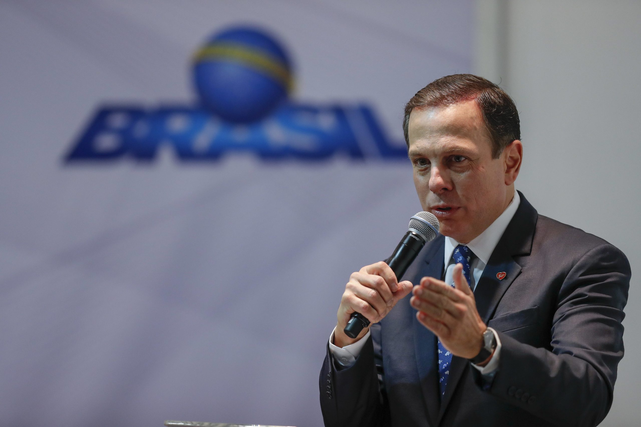 Governadores de São Paulo e Rio seguem passos do presidente brasileiro na segurança pública